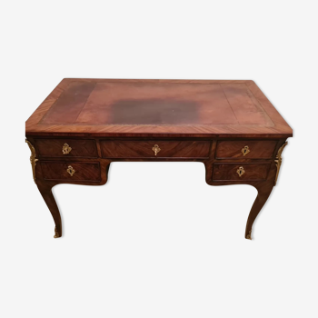 Flat desk in walnut and veneer, Louis XV period