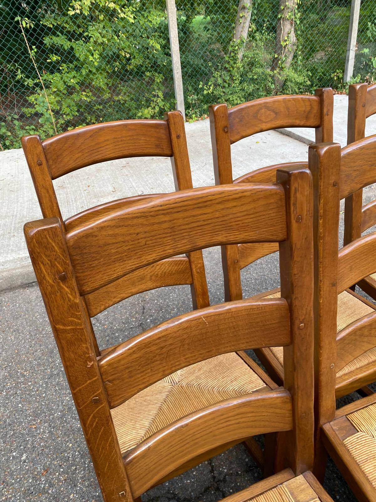 Set of 6 rustic solid oak chairs with straw seats — Very good condition