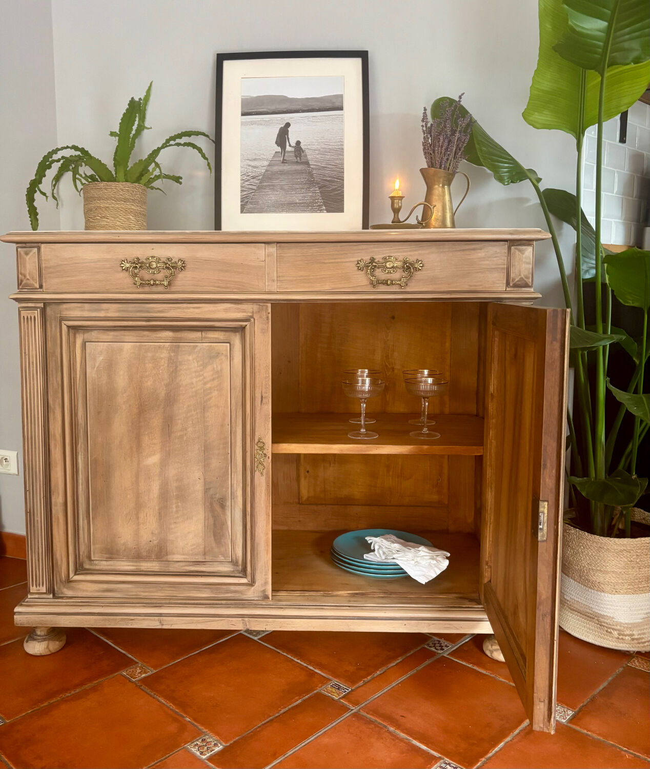 Rénovated antique dresser