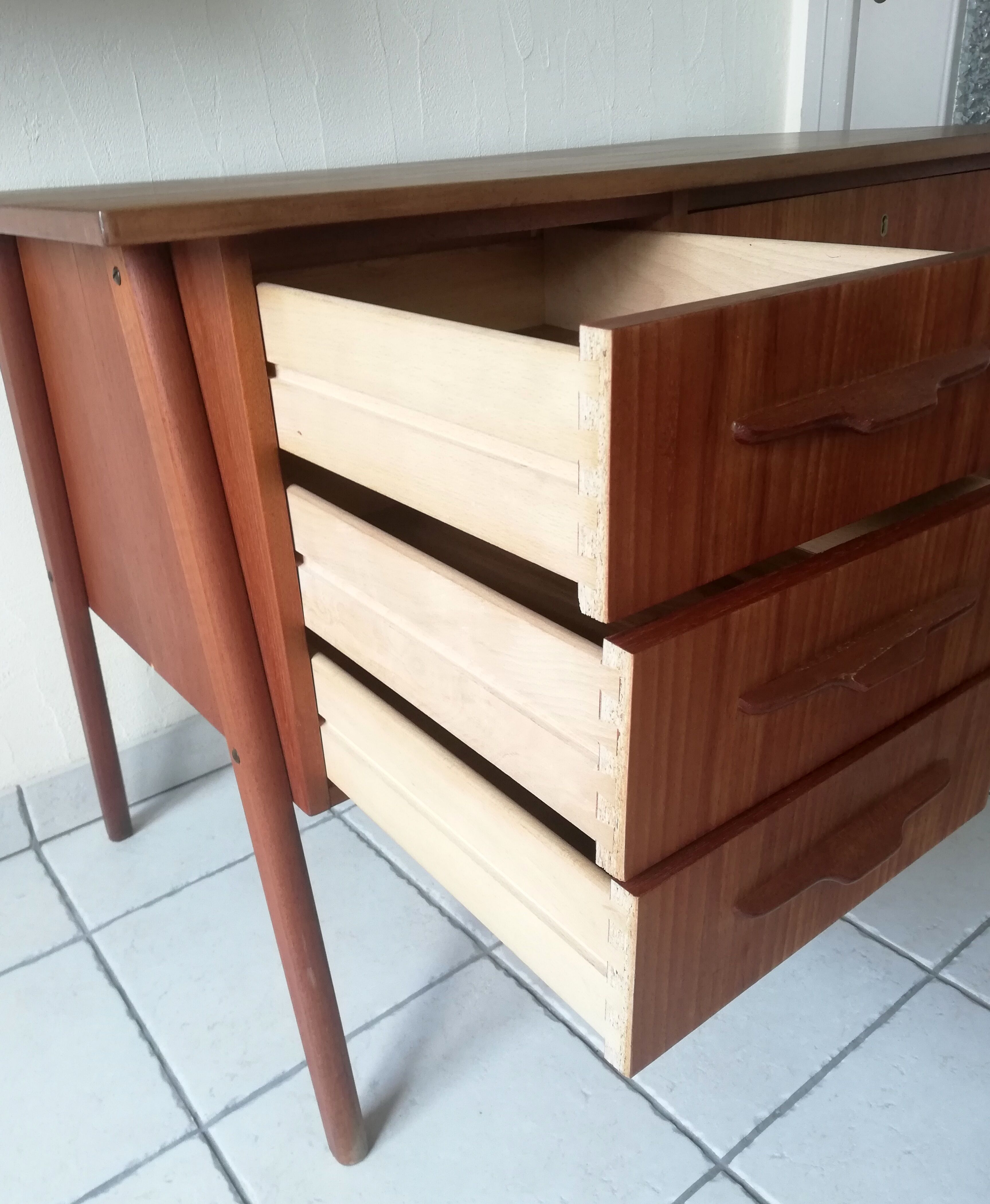 Danish office feet compass