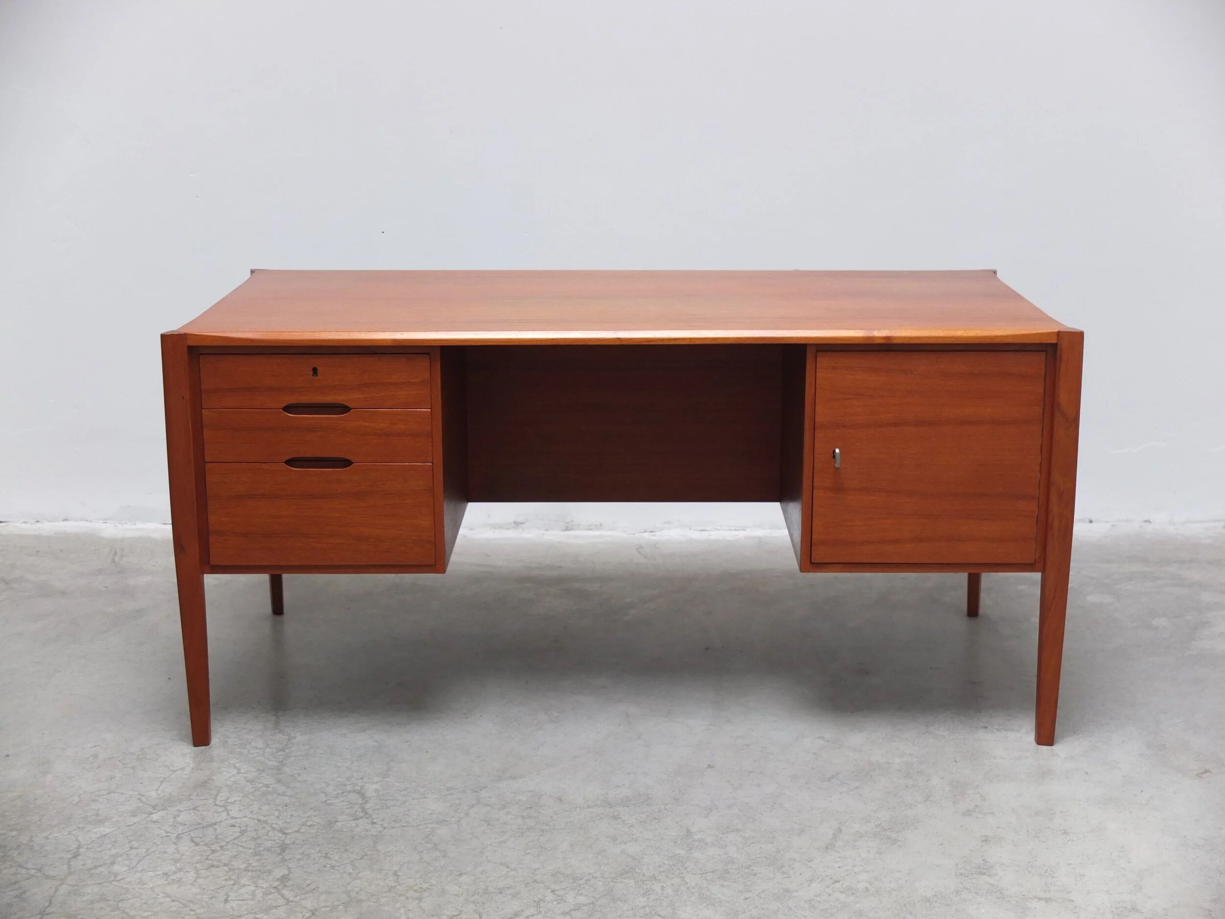 Freestanding desk with Bookshelf by Wilhelm Renz, 1960s