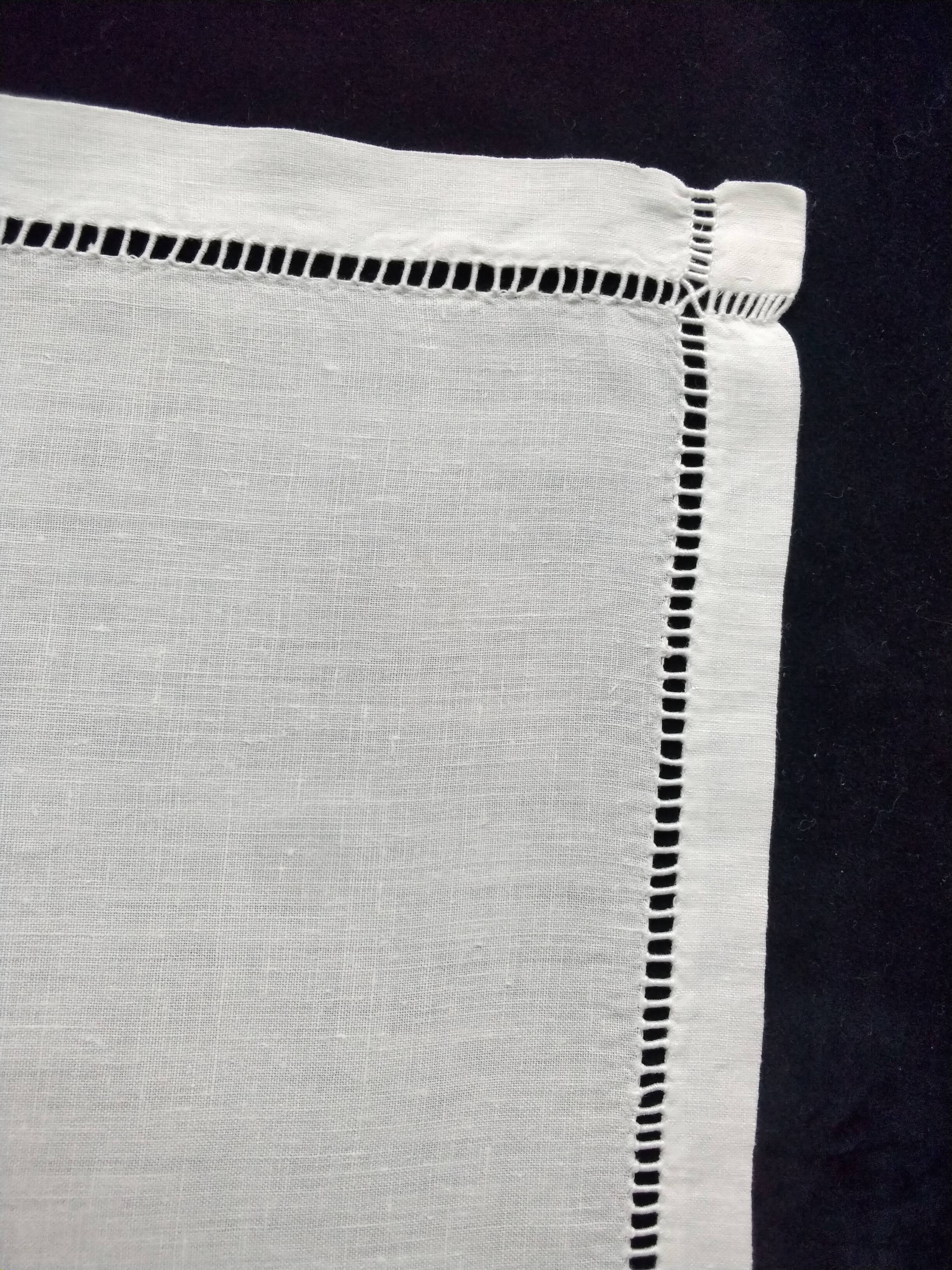 12 old white linen napkins 44.5 x 45.5 cm