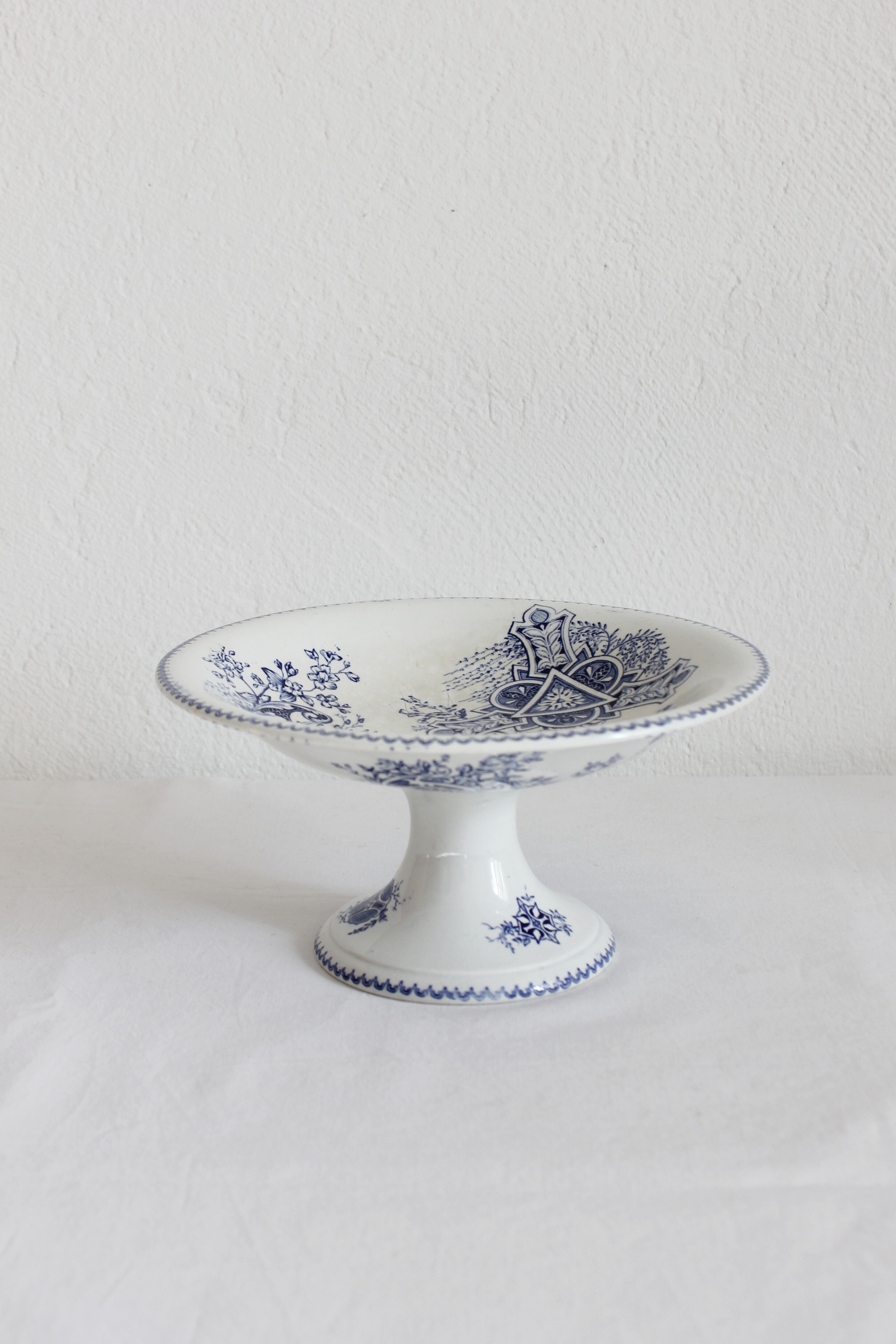 Ironstone fruit bowl "cartouches" u&c sarreguemines