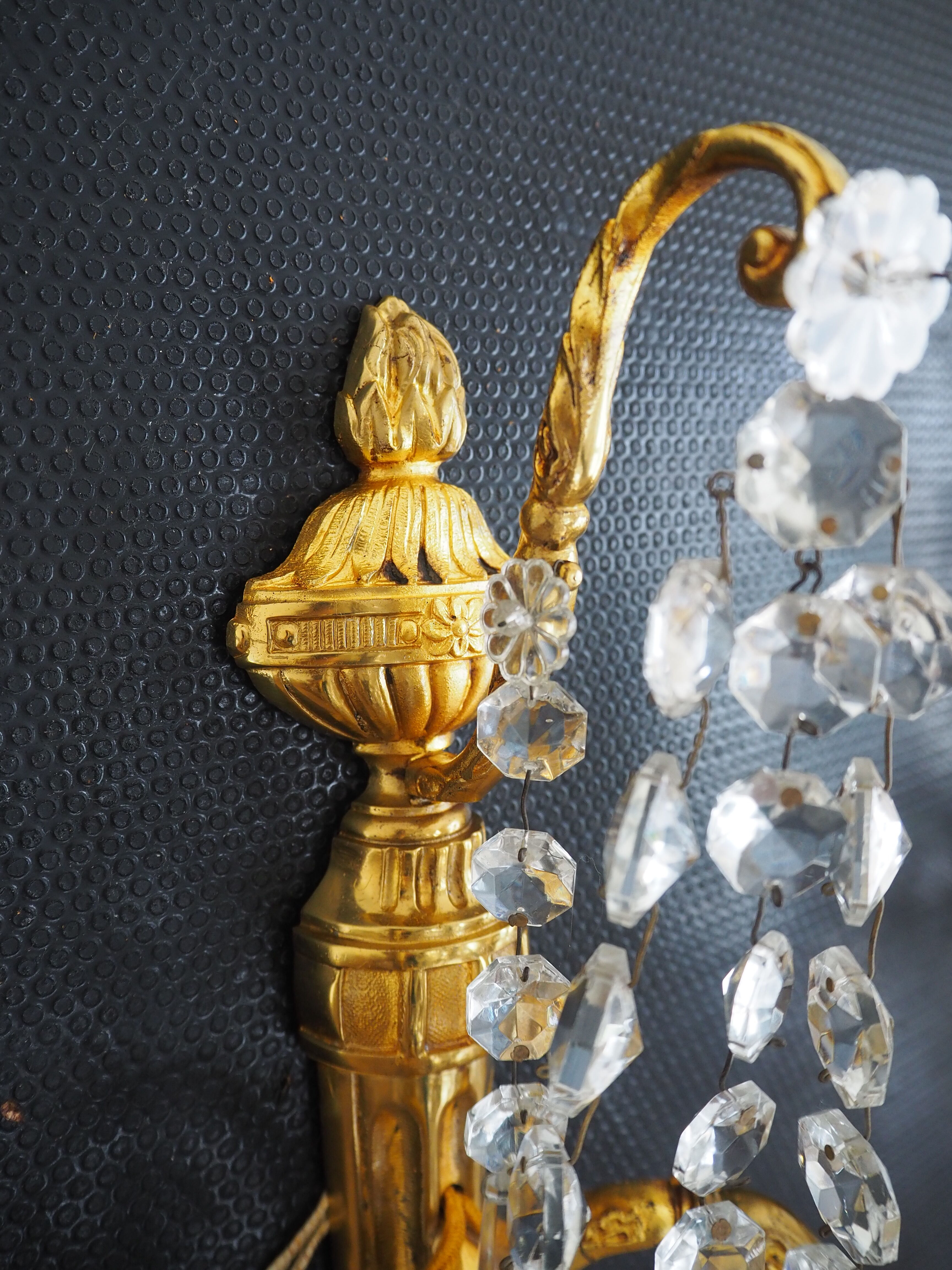 Pair of wall lamps two bronze lights with grapevines and crystal garlands – Louis XV style