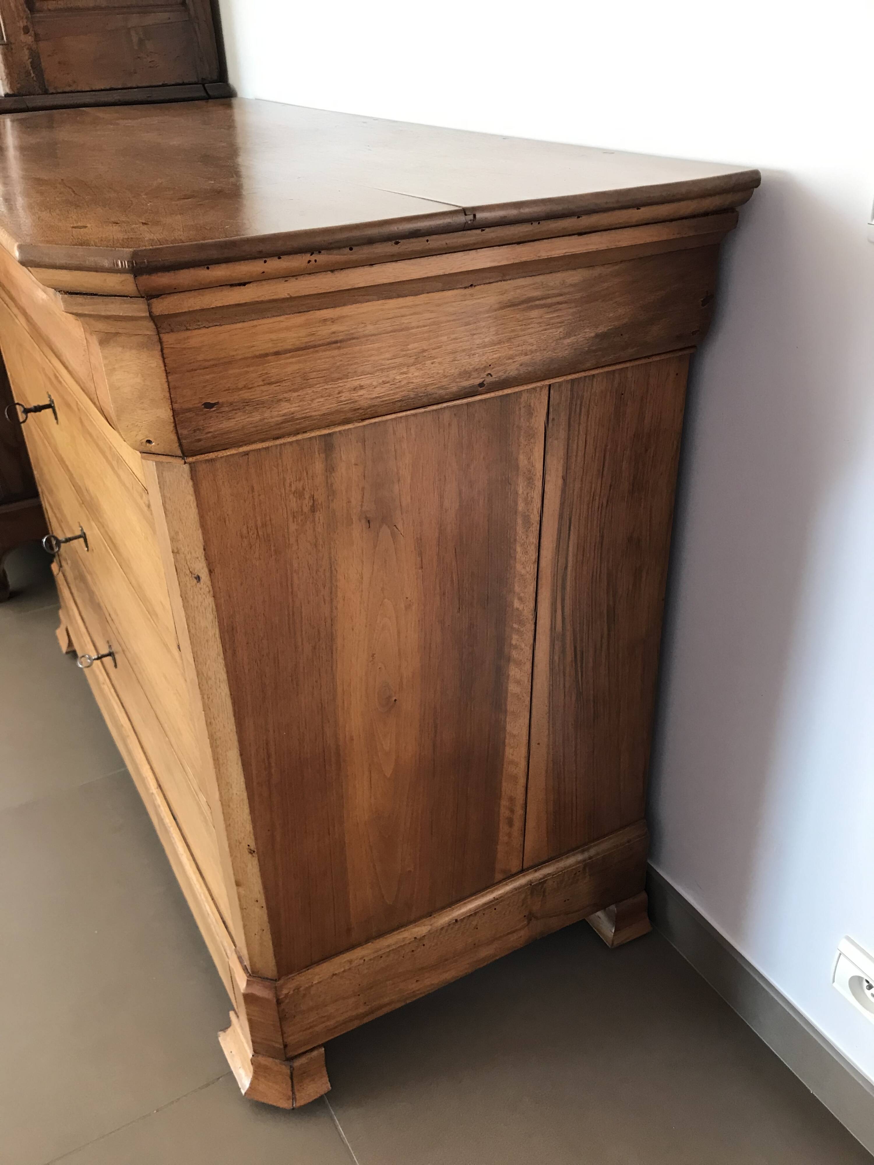 Commode louis philippe en noyer