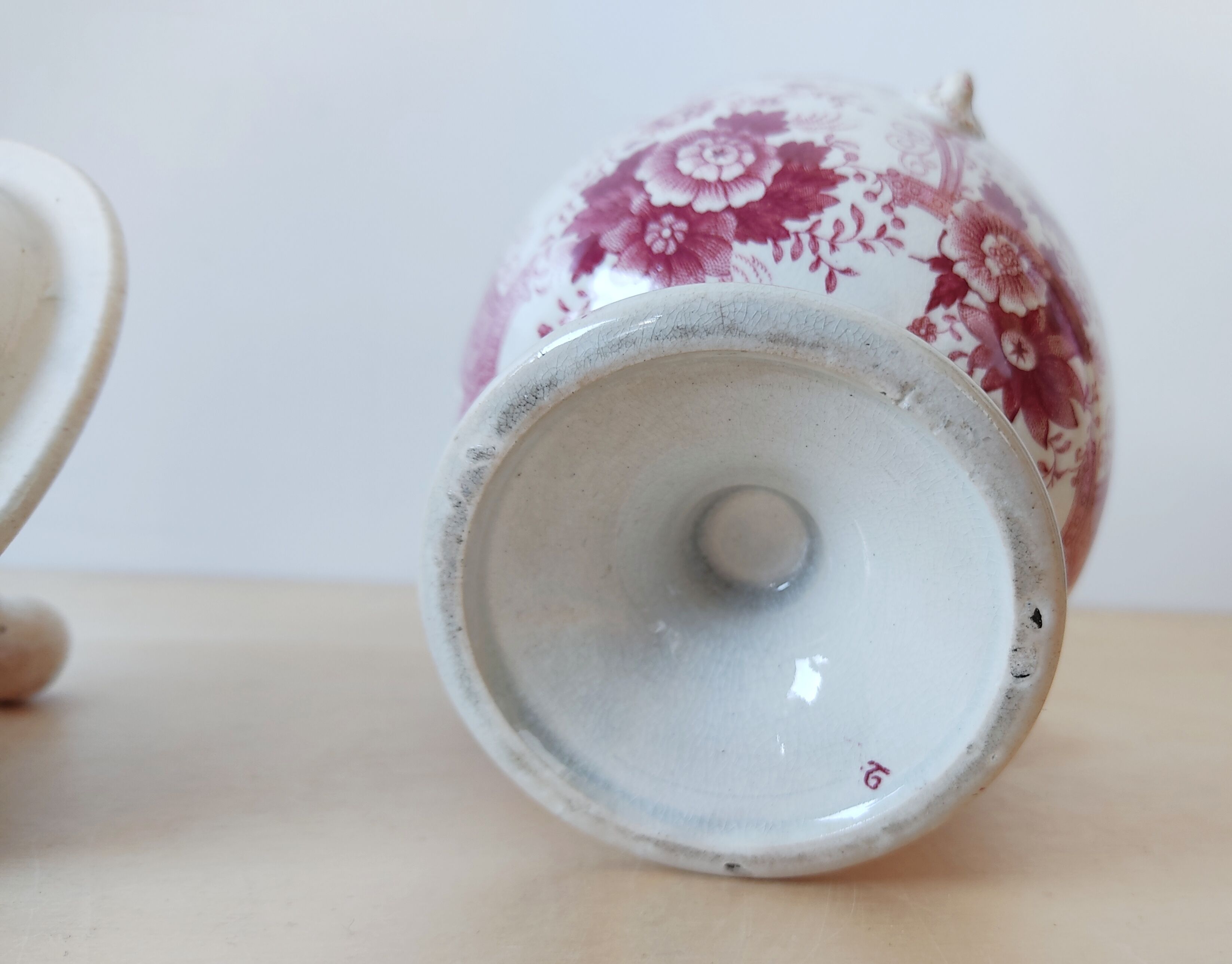 English porcelain sugar, mid-20th century