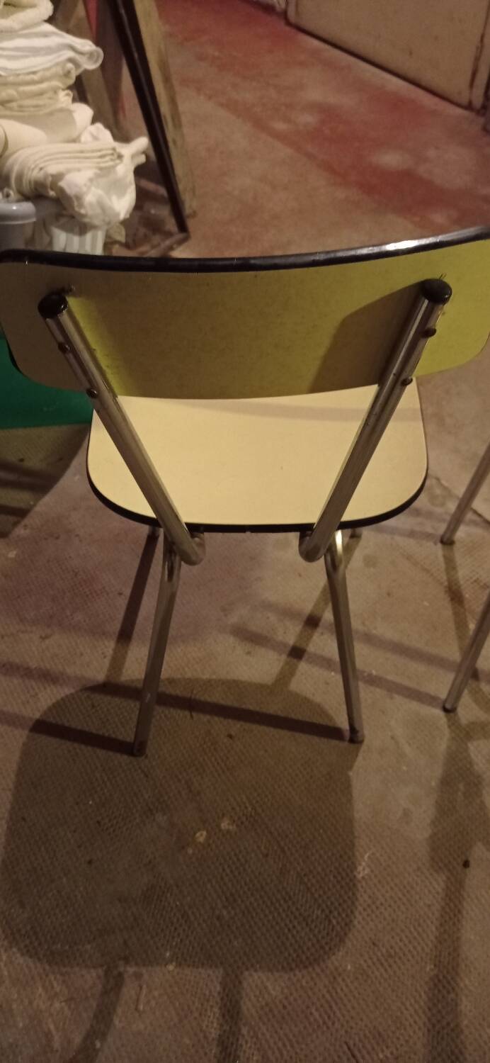 Lot de 3 chaises en formica vintage