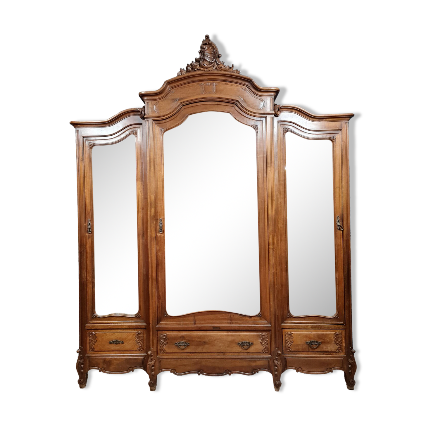 Louis XV Rocaille walnut cabinet stamped Gianinetto circa 1880