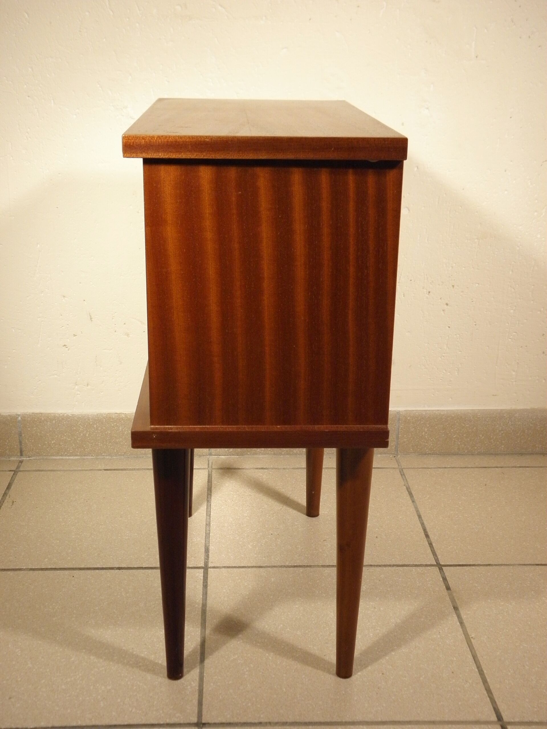 Bedside table feet spindles