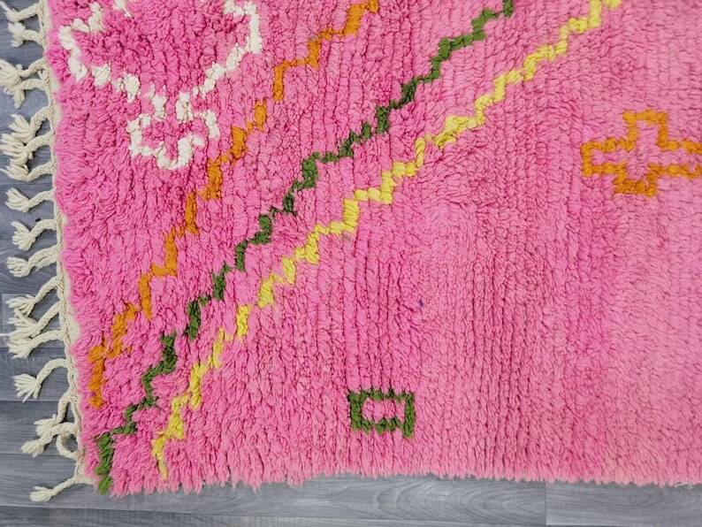 Handmade pink Beni Ourain rug, 150/250cm