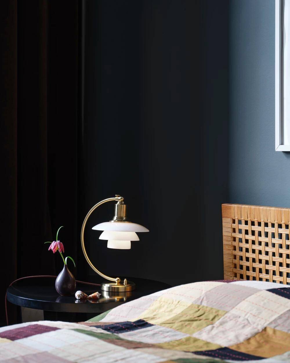 Table lamp LE by Poul Henningsen Model PH 2/2 'Luna' by Louis Poulsen