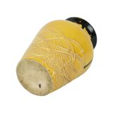 Petit vase vintage émaillé jaune orange noir motif relief 1970