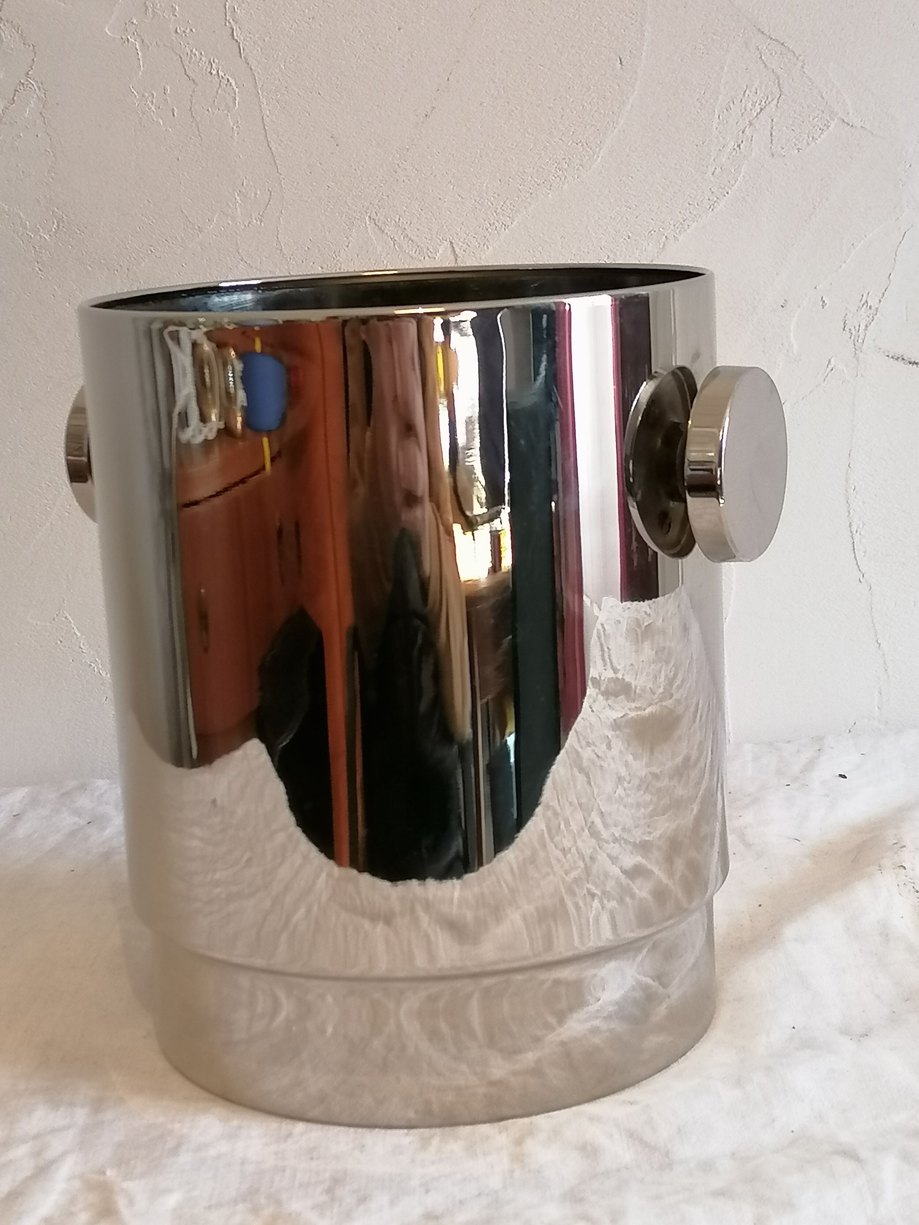 Design champagne bucket. chrome-plated steel