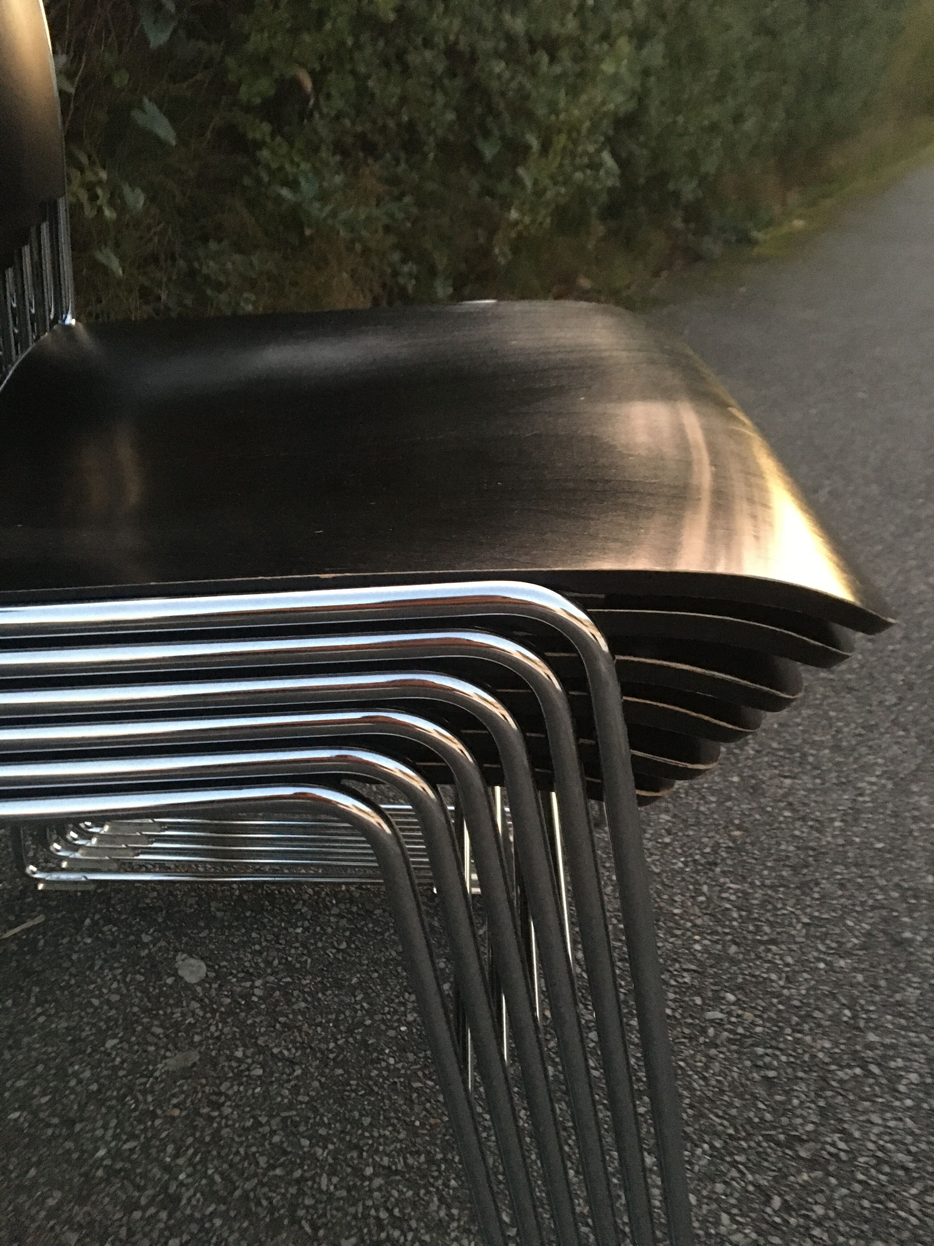 Set of 6 David Rowland Black Chairs 40/4