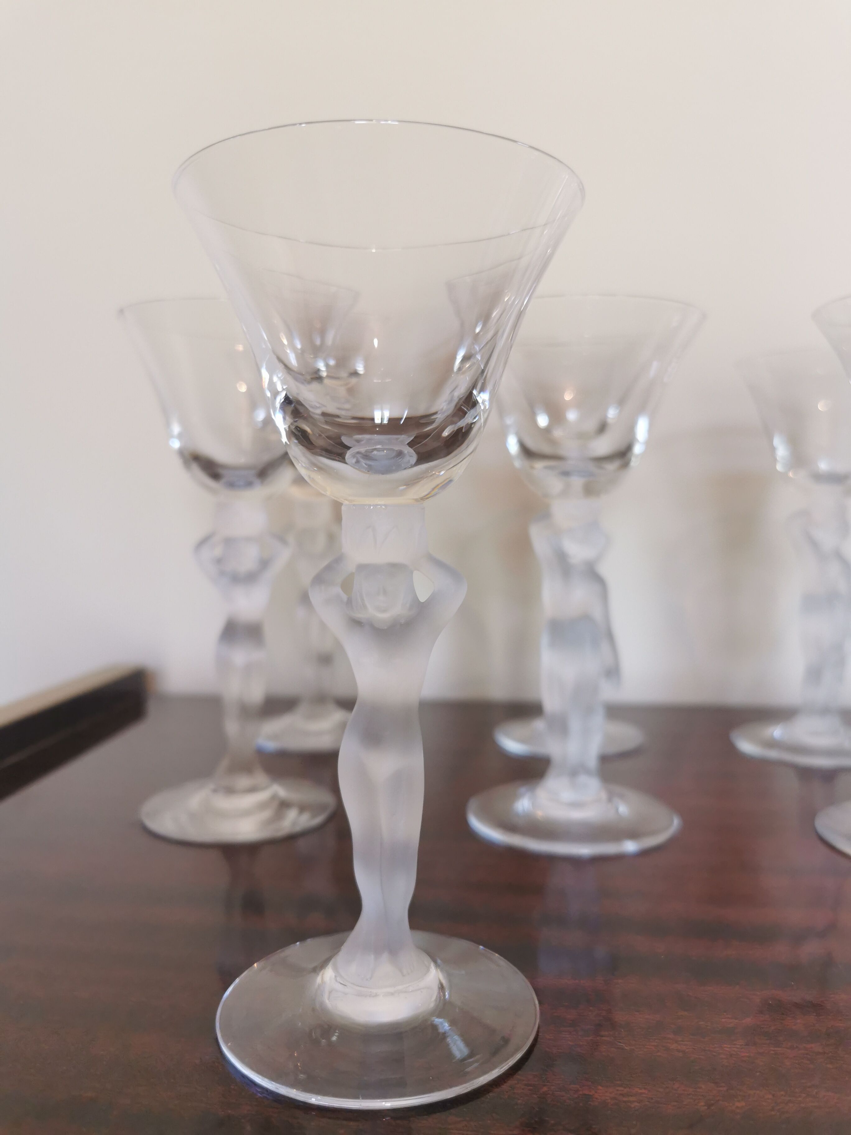 Série de 10 verres à vin Vénus et Bacchus, cristal de Bayel