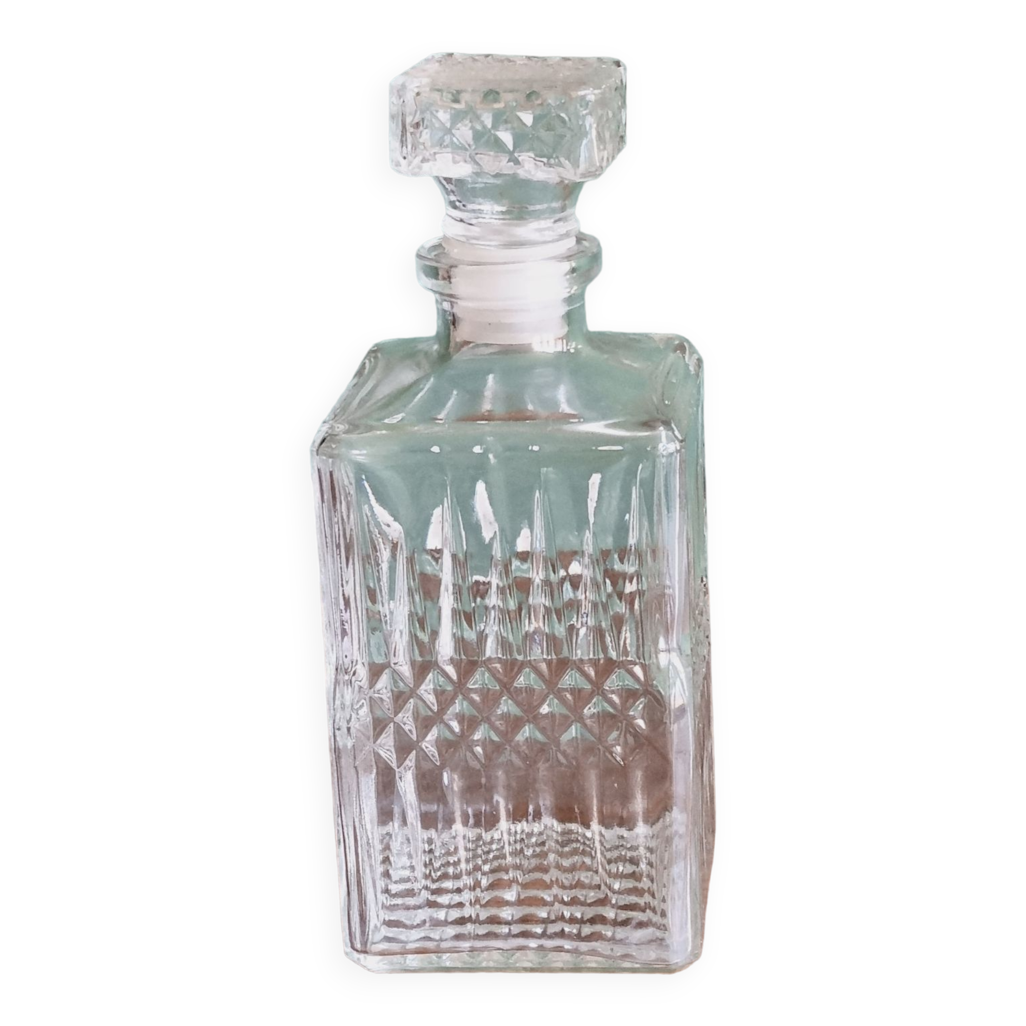 Stretched diamond-tipped glass decanter