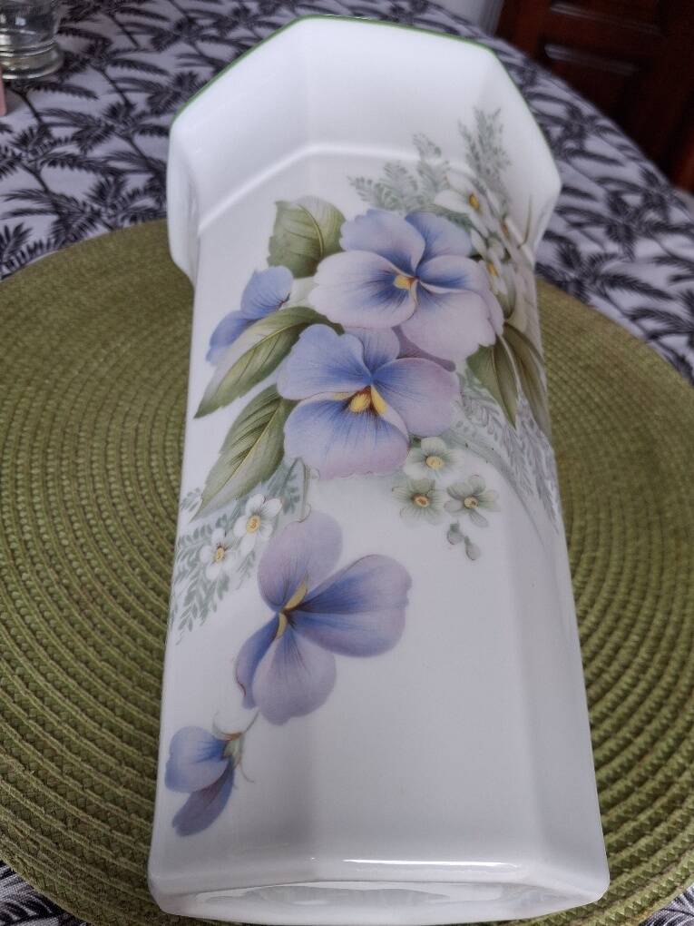 Superbe grand vase octogonal Porcelaine Limoges France