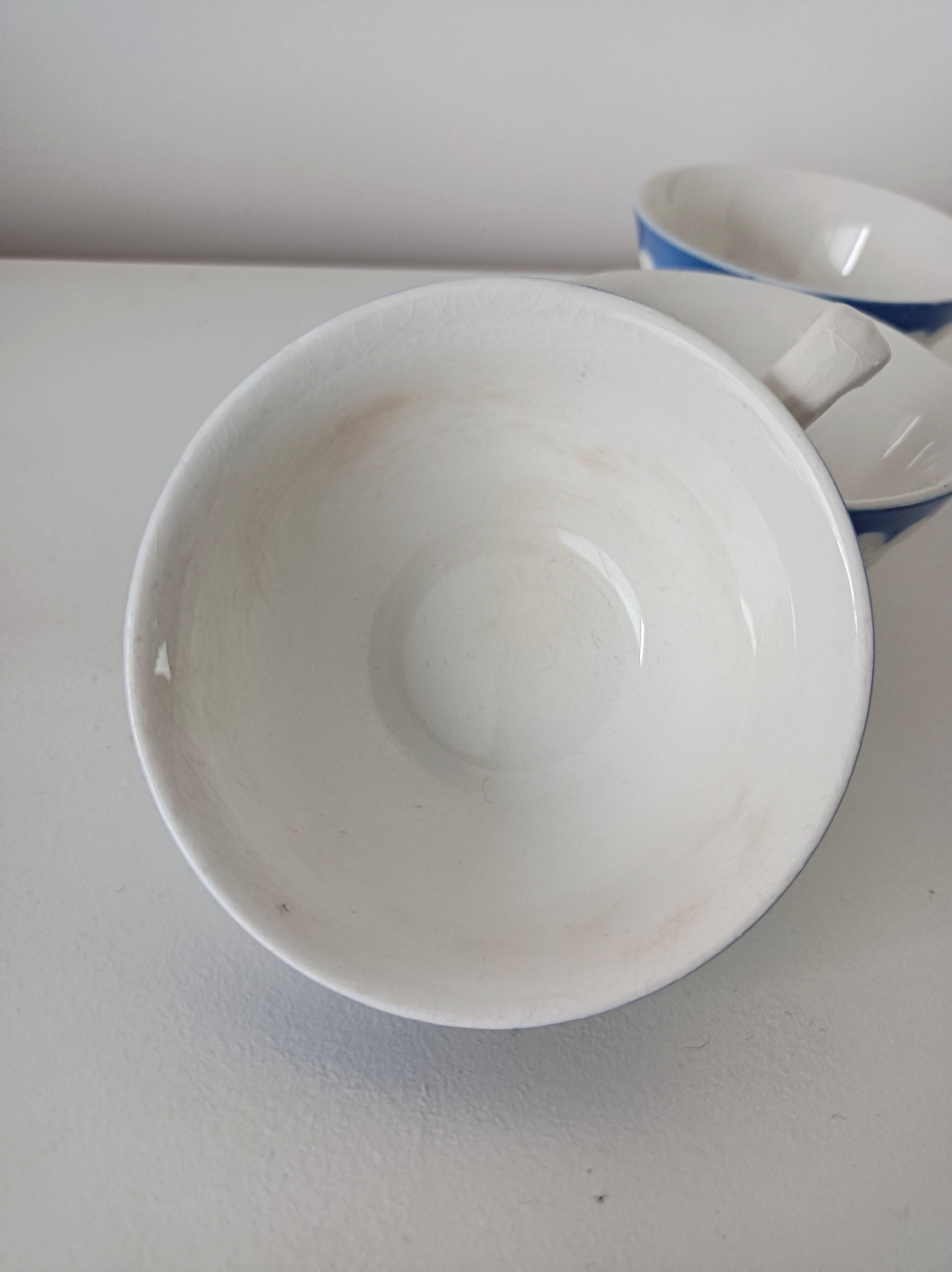 Set of 3 cups, blue floral decoration