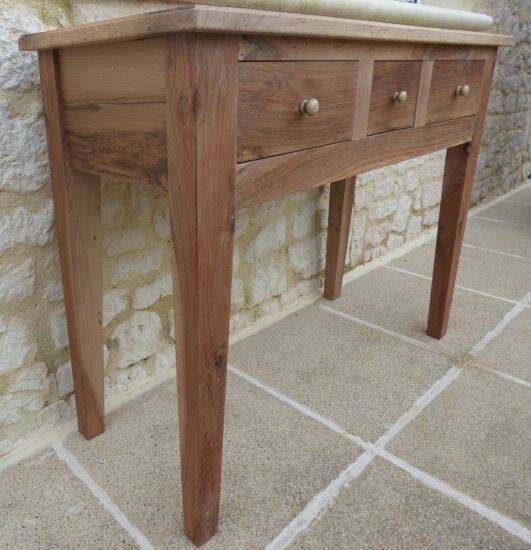 Console in solid walnut with a natural finish, featuring three drawers with a belt.
