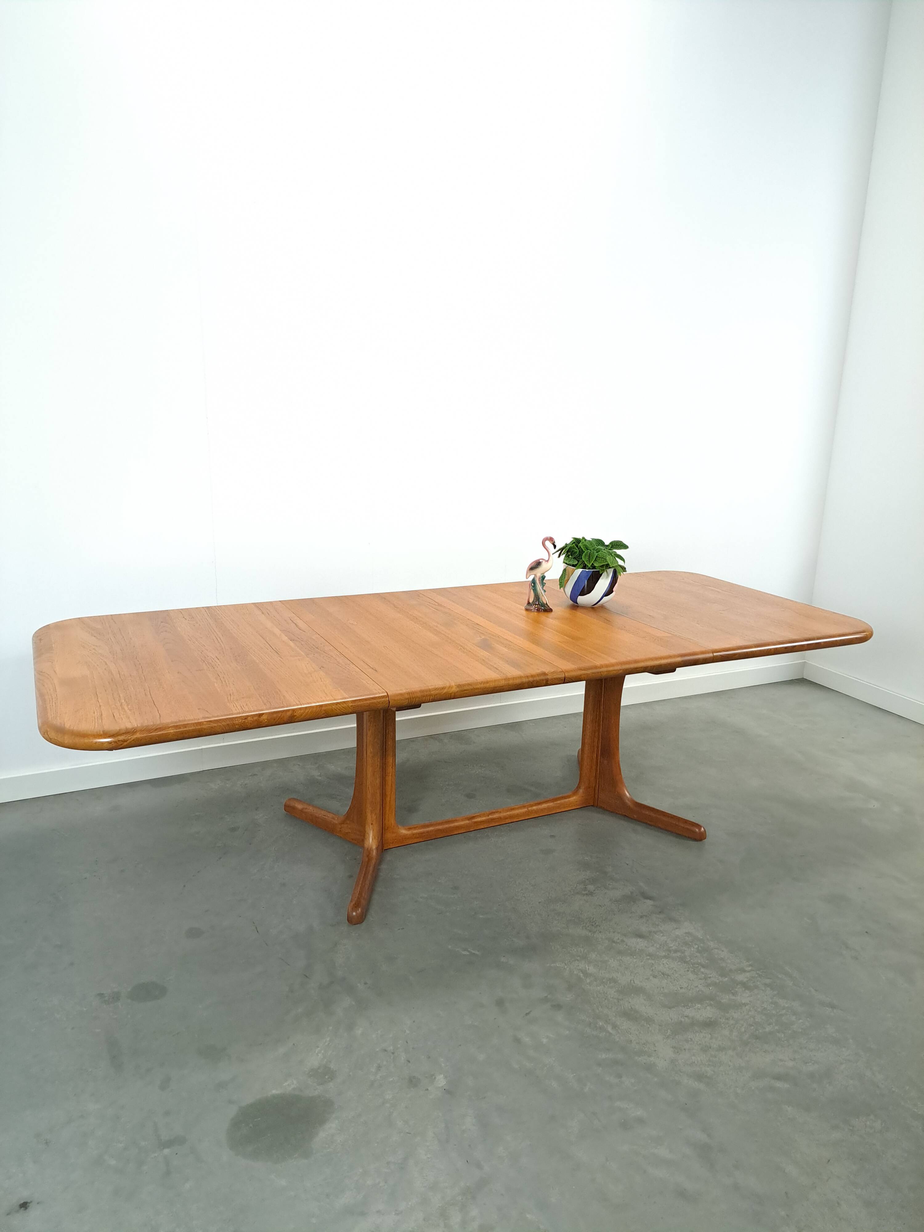 XL Deense uitschuifbare teak eettafel