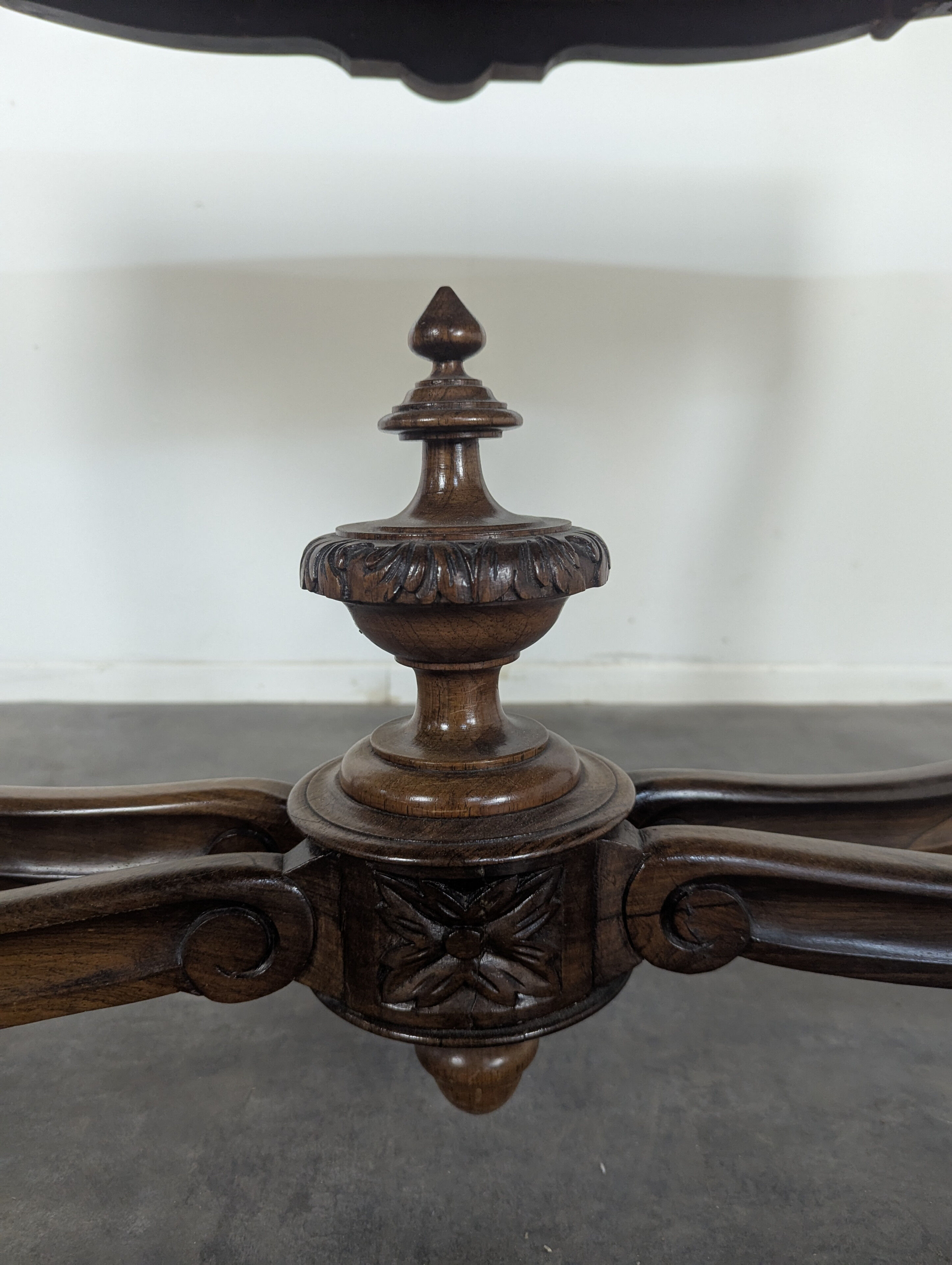 Napoleon III period rosewood center table