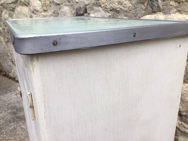 Vintage confectioner