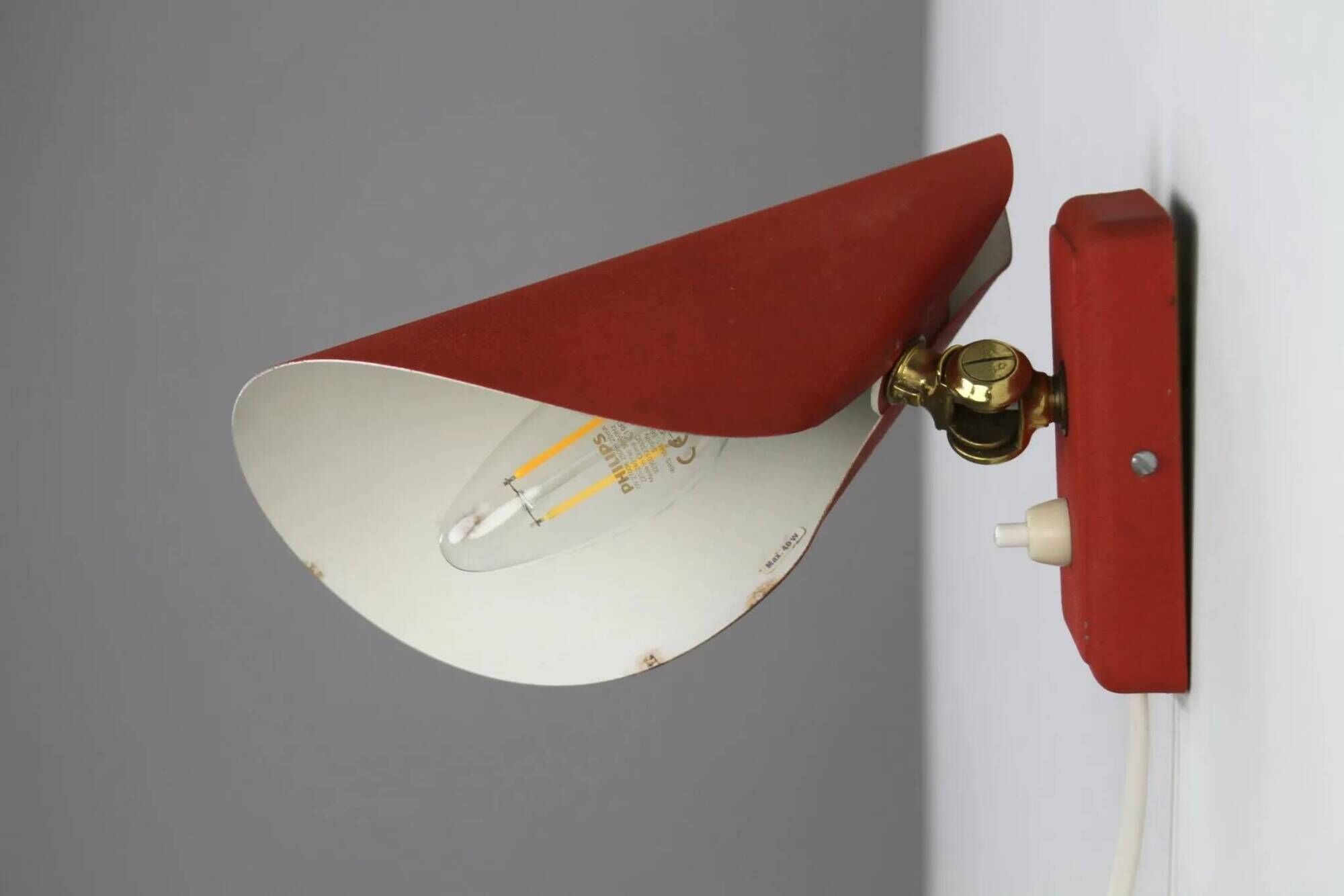 Eric Wärnå for EWÅ Armaturfabrik, Värnamo, Sweden — Model V-13 Wall Lamp, 1950s