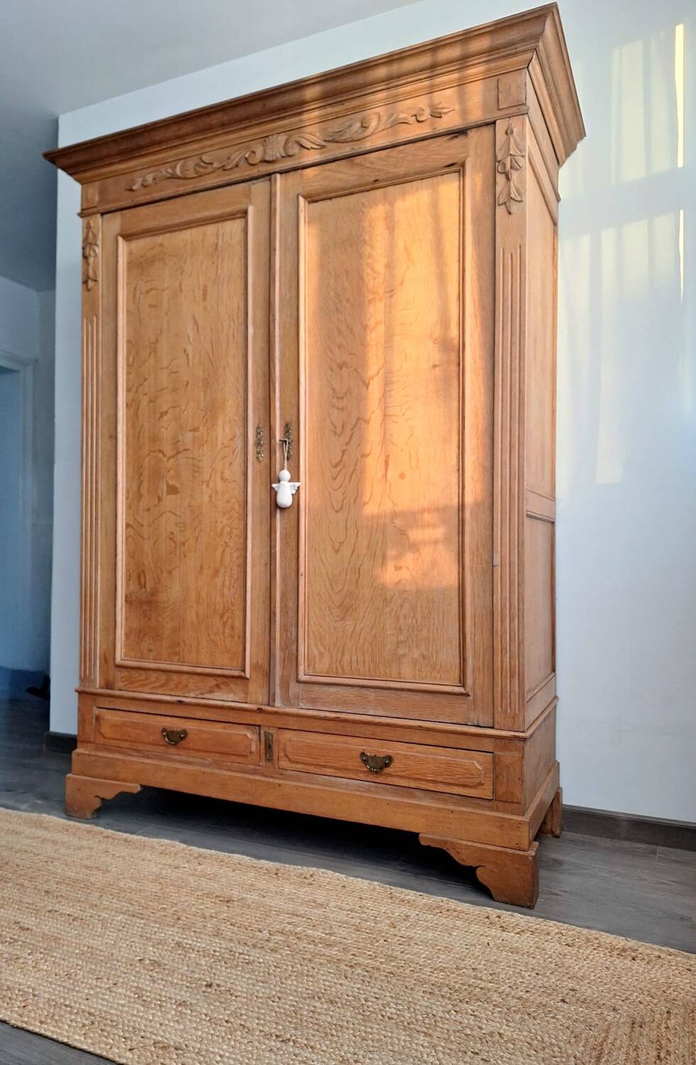 Armoire ancienne , meuble penderie vintage