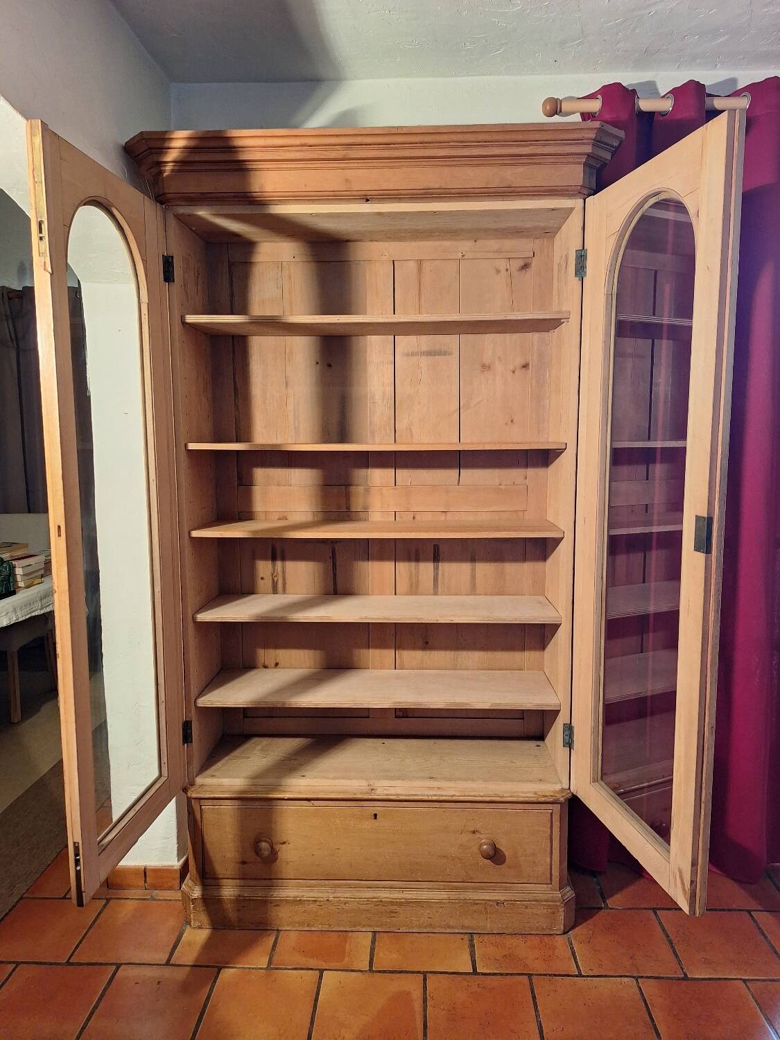 Bookcase, glass-fronted dresser