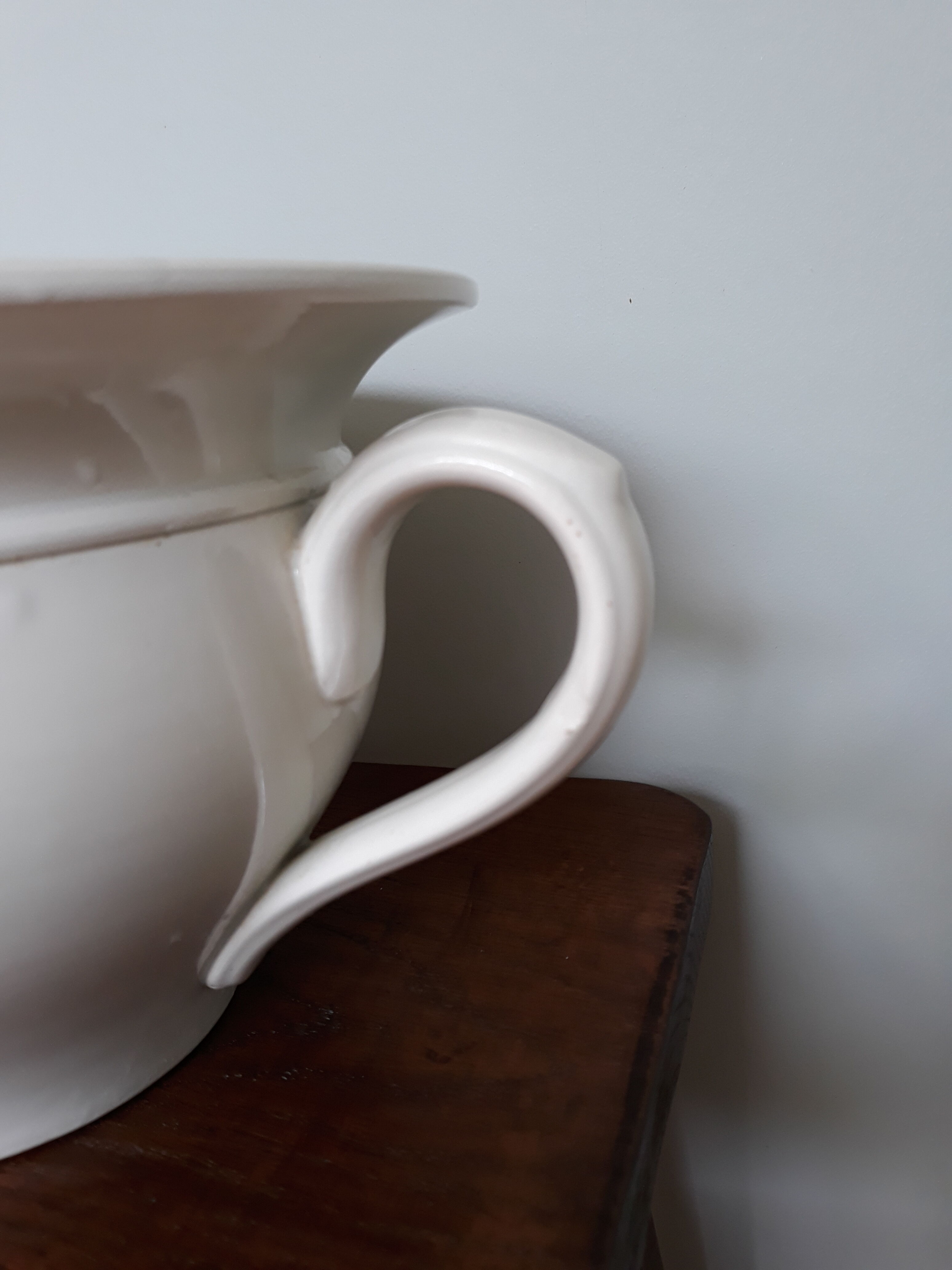 Enamelled earthenware pot with badonviller handle 30s