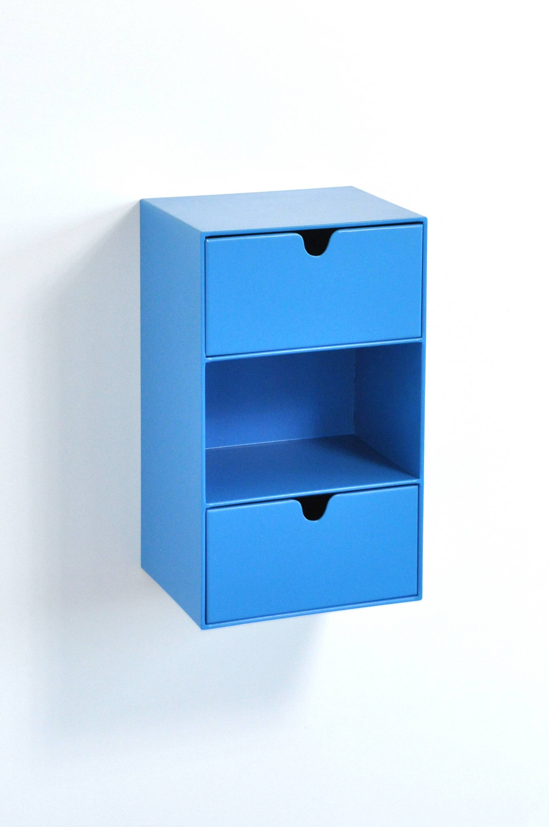 Wall-mounted cabinet in Trespa