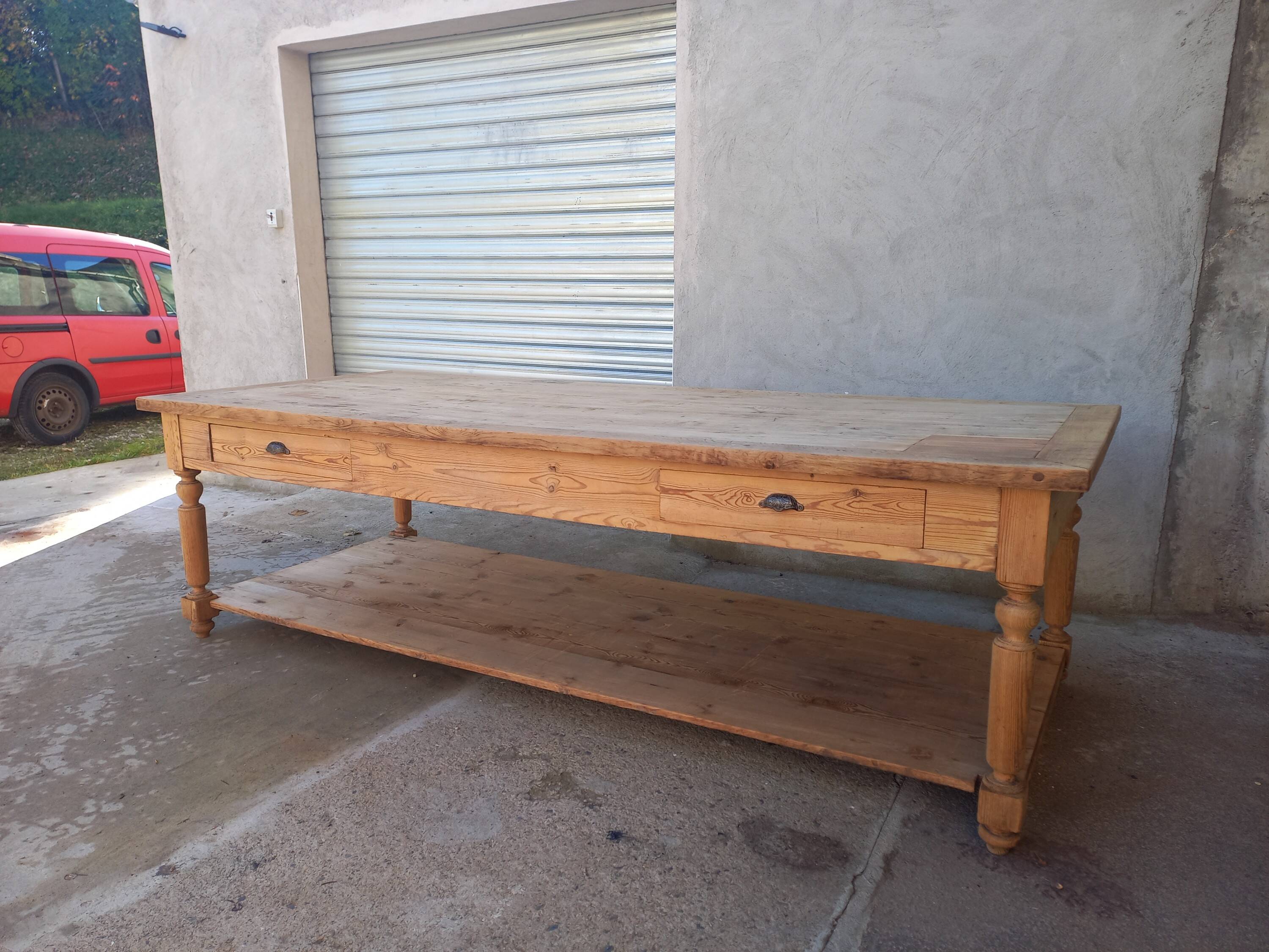 Grande table de communauté en chêne et sapin