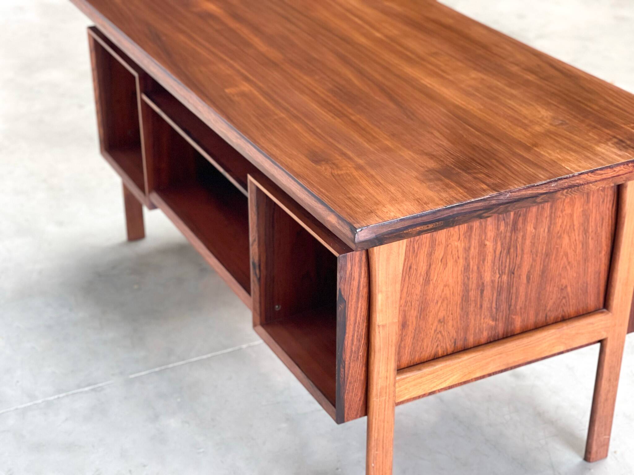 Arne Vodder Rosewood double sided desk