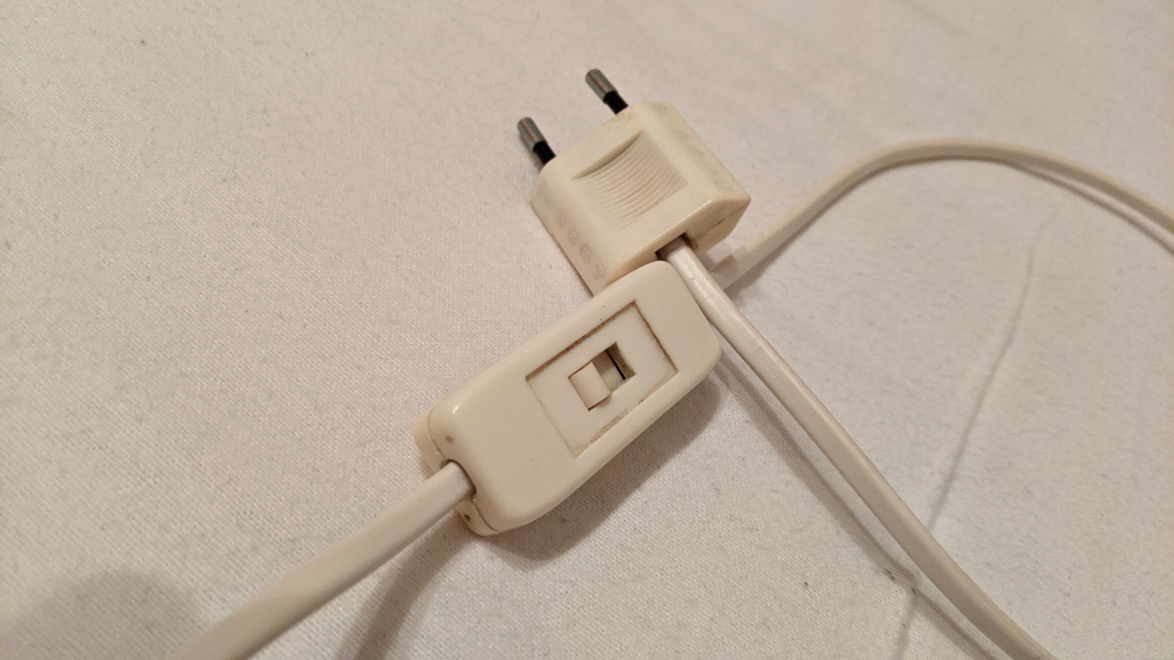 Very nice vintage lamp to lay in excellent hand-painted condition