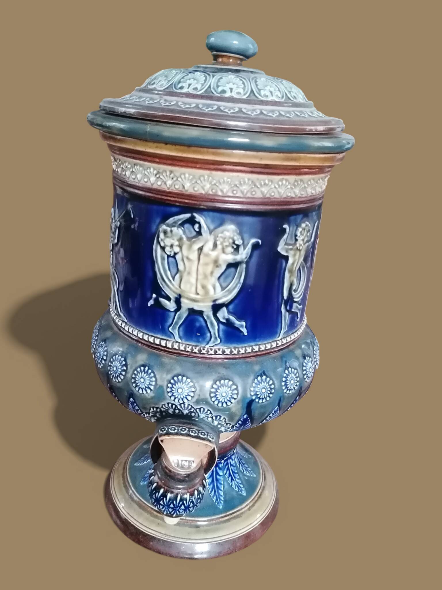 Ceramic water fountain barbotine - Royal Doulton Lamberth - Putti