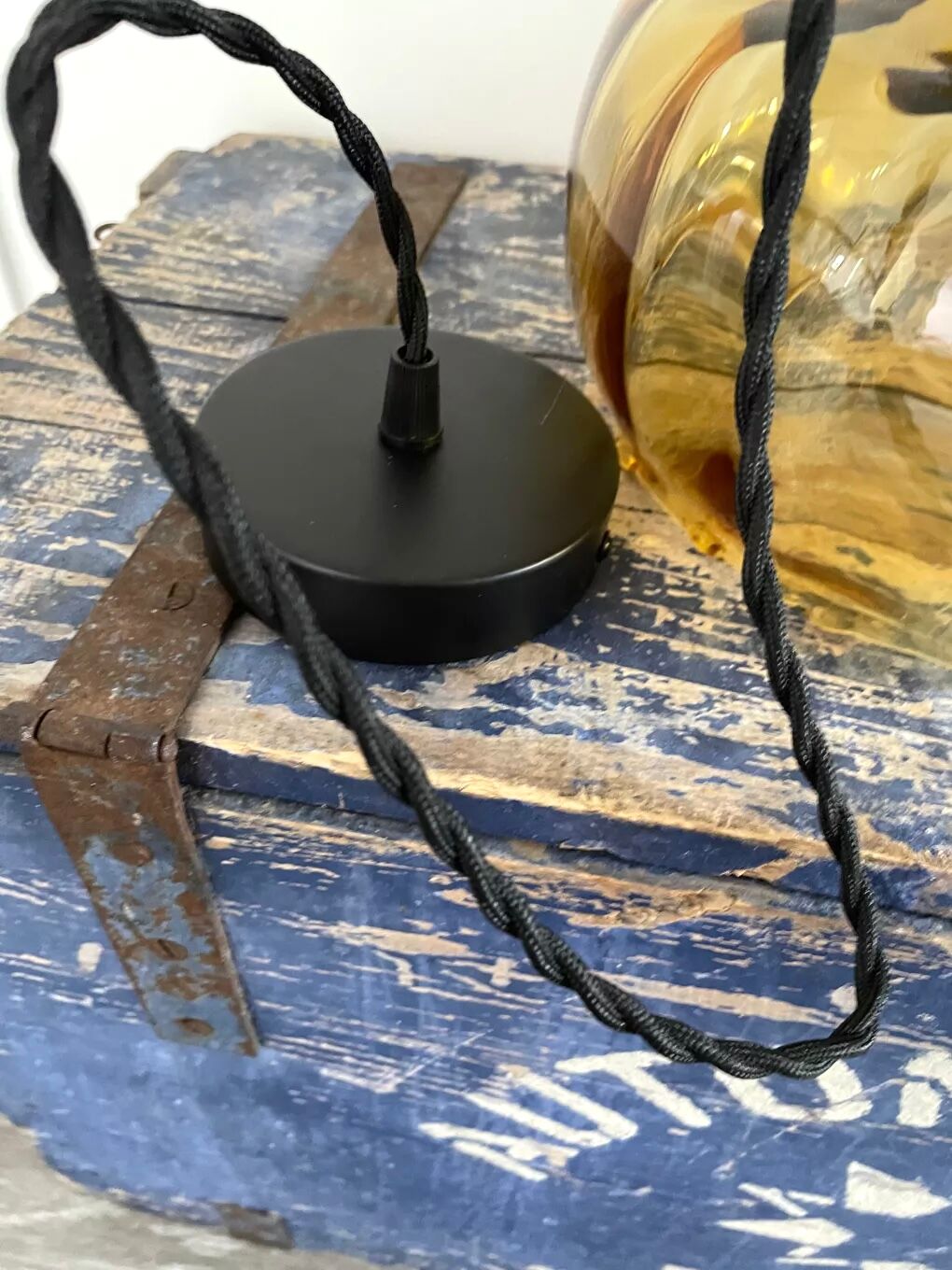 Suspension vintage en verre doré électrifiée à neuf