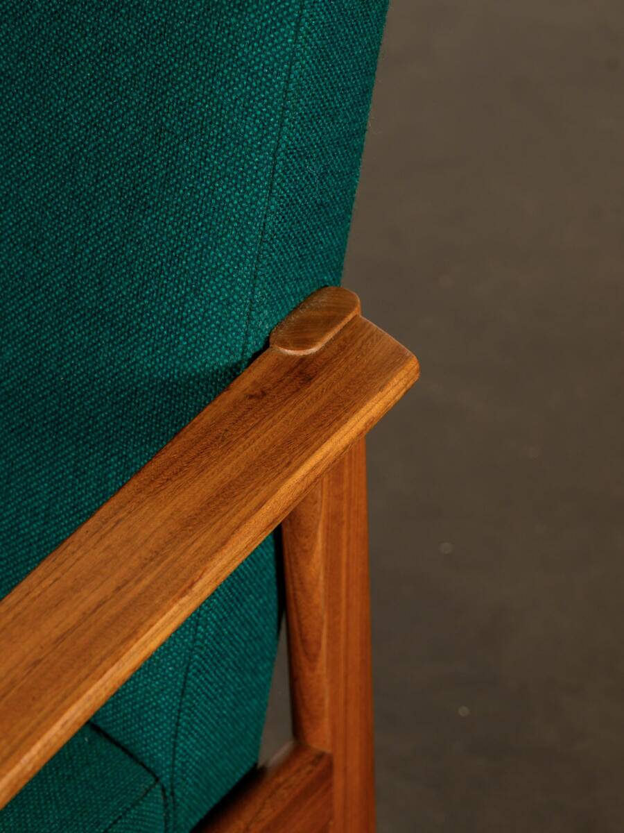 Vintage lounge chair