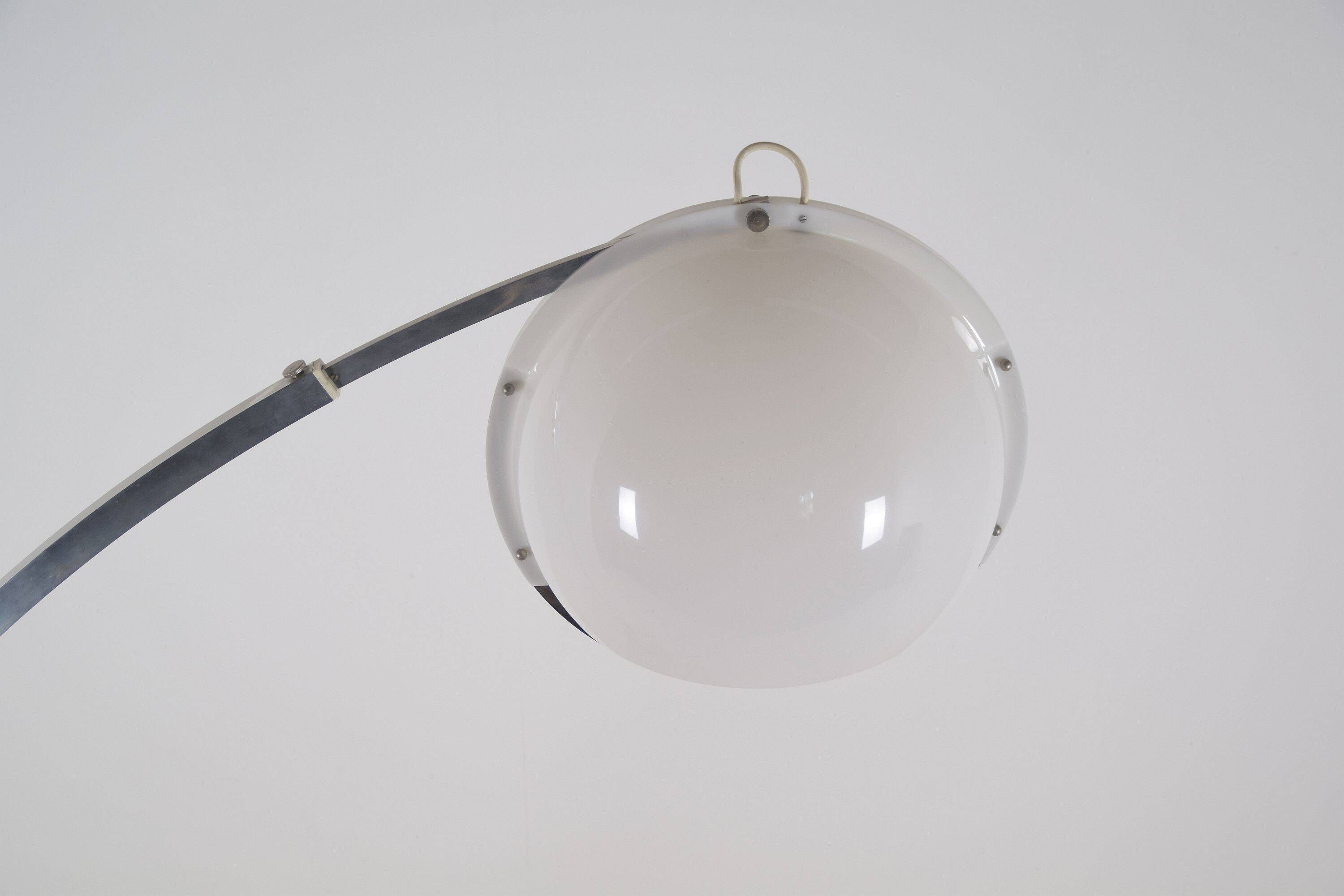 Lampe sur pied Arc italienne par Harvey Guzzini, années 1970