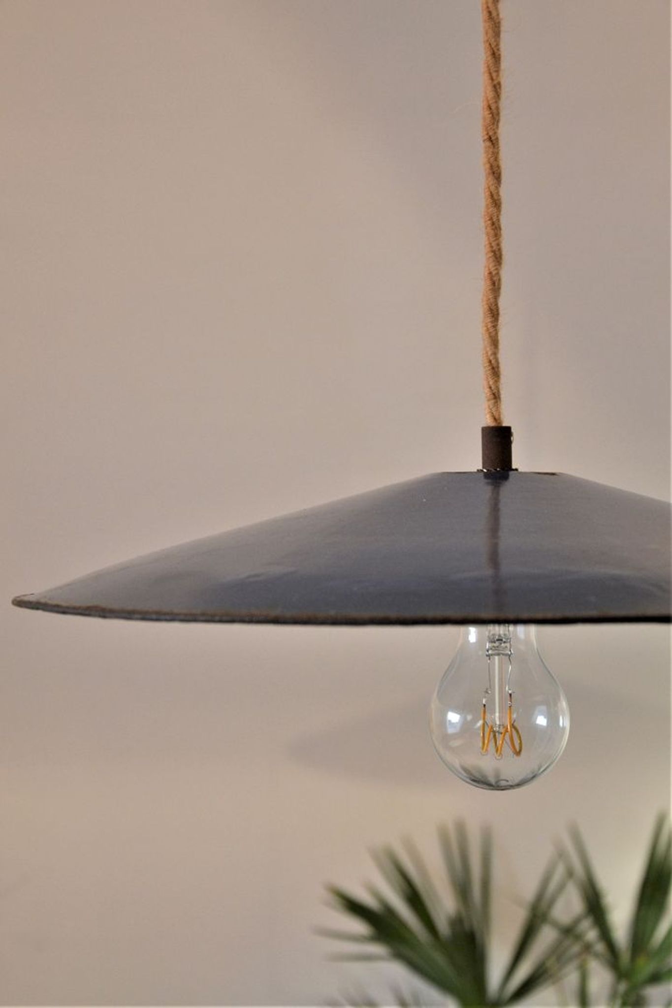 Vintage pendant lamp in blue enamel – rust and jute finishes