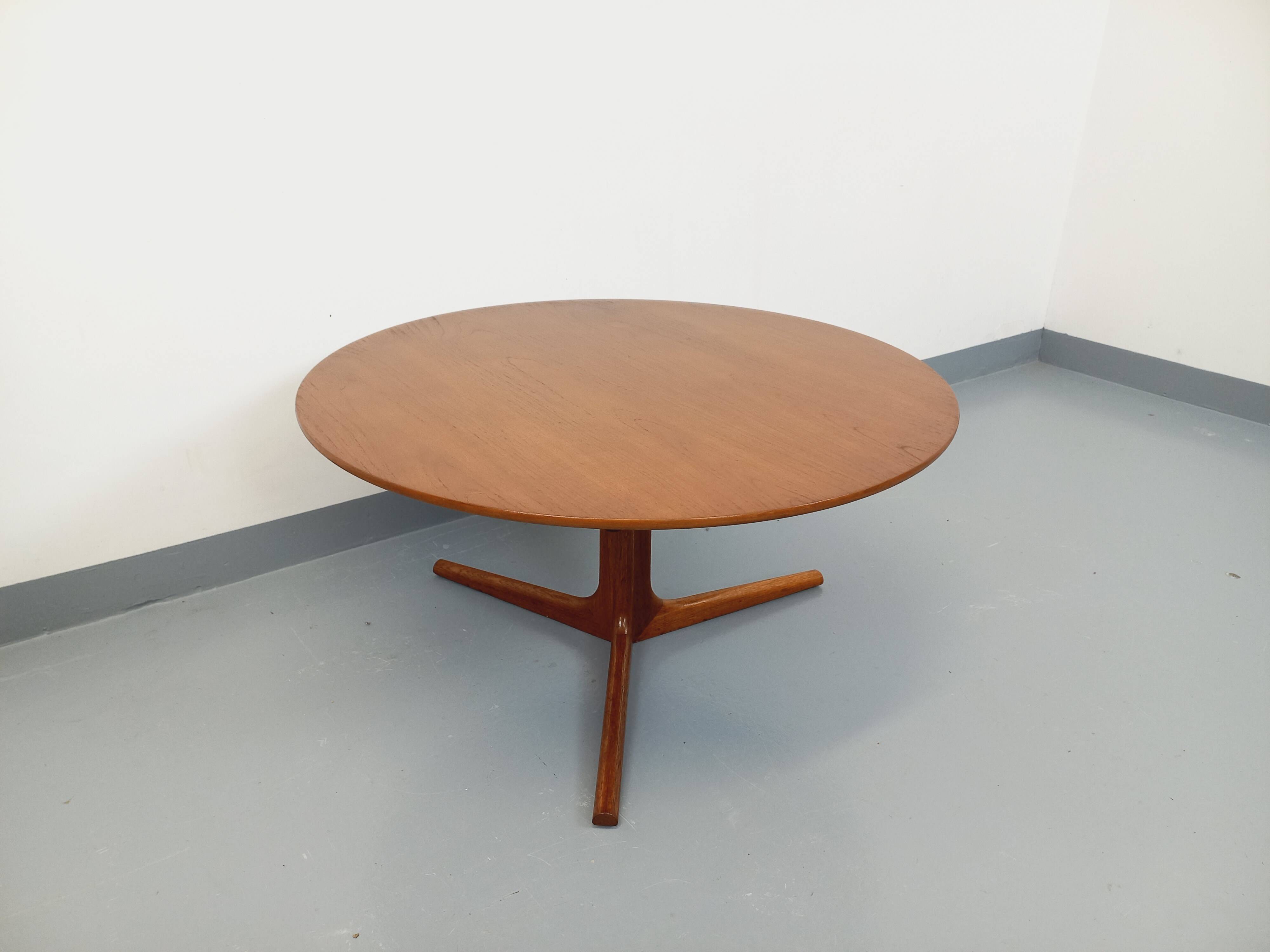 Bernhard Pedersen & Son Vintage Danish Scandinavian Round Coffee Table Teak