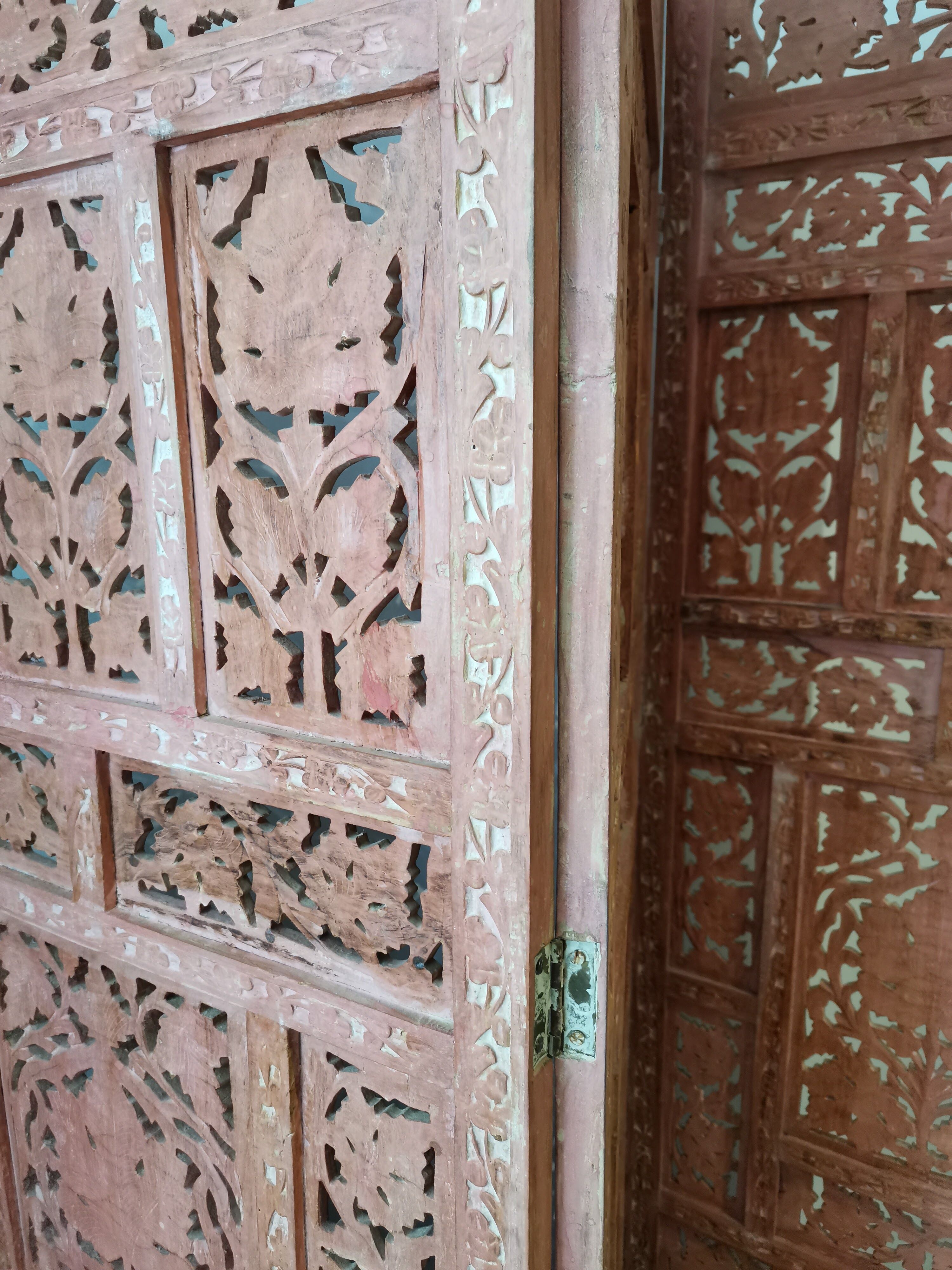 Indonesian screen