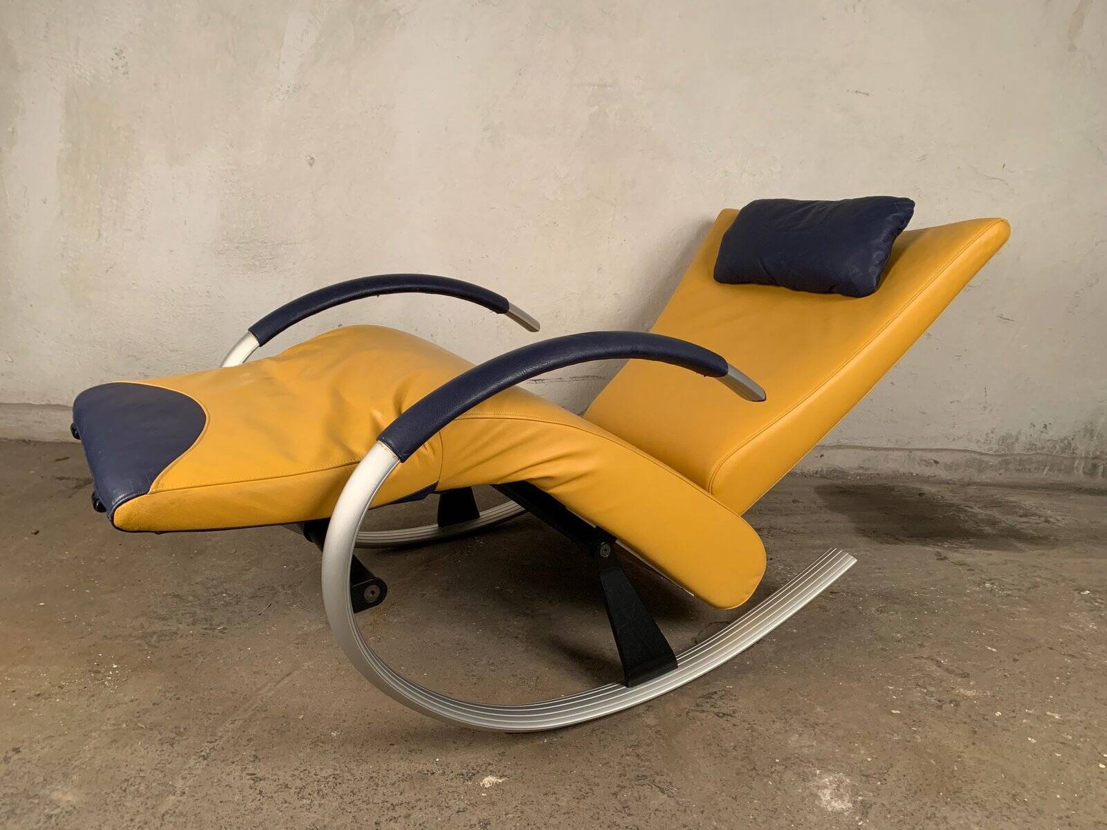 Modern chaise lounge, 1980s