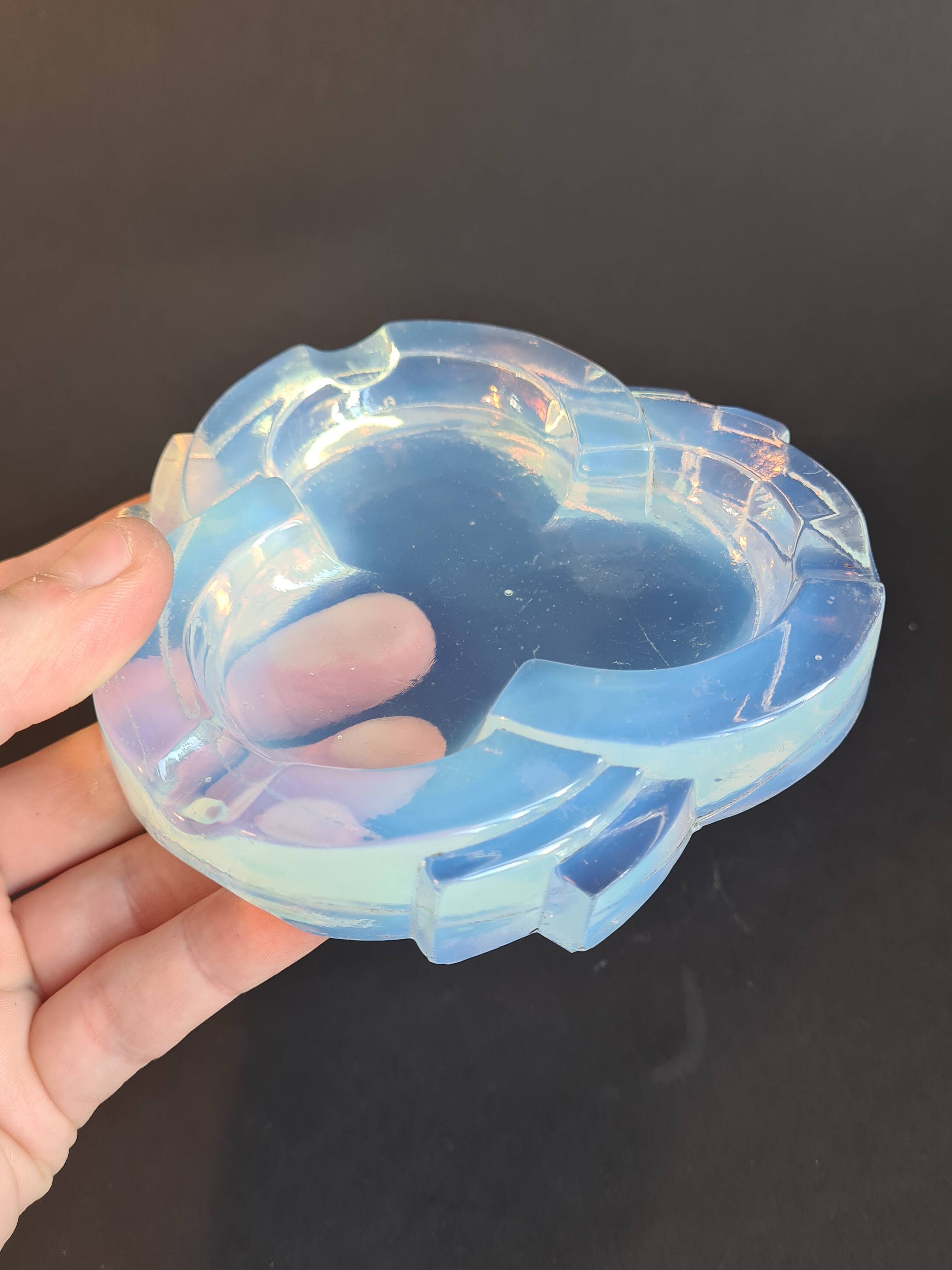 Ashtray, "Sabino" pocket emptier in opalescent glass - Noisy le Sec - 1920