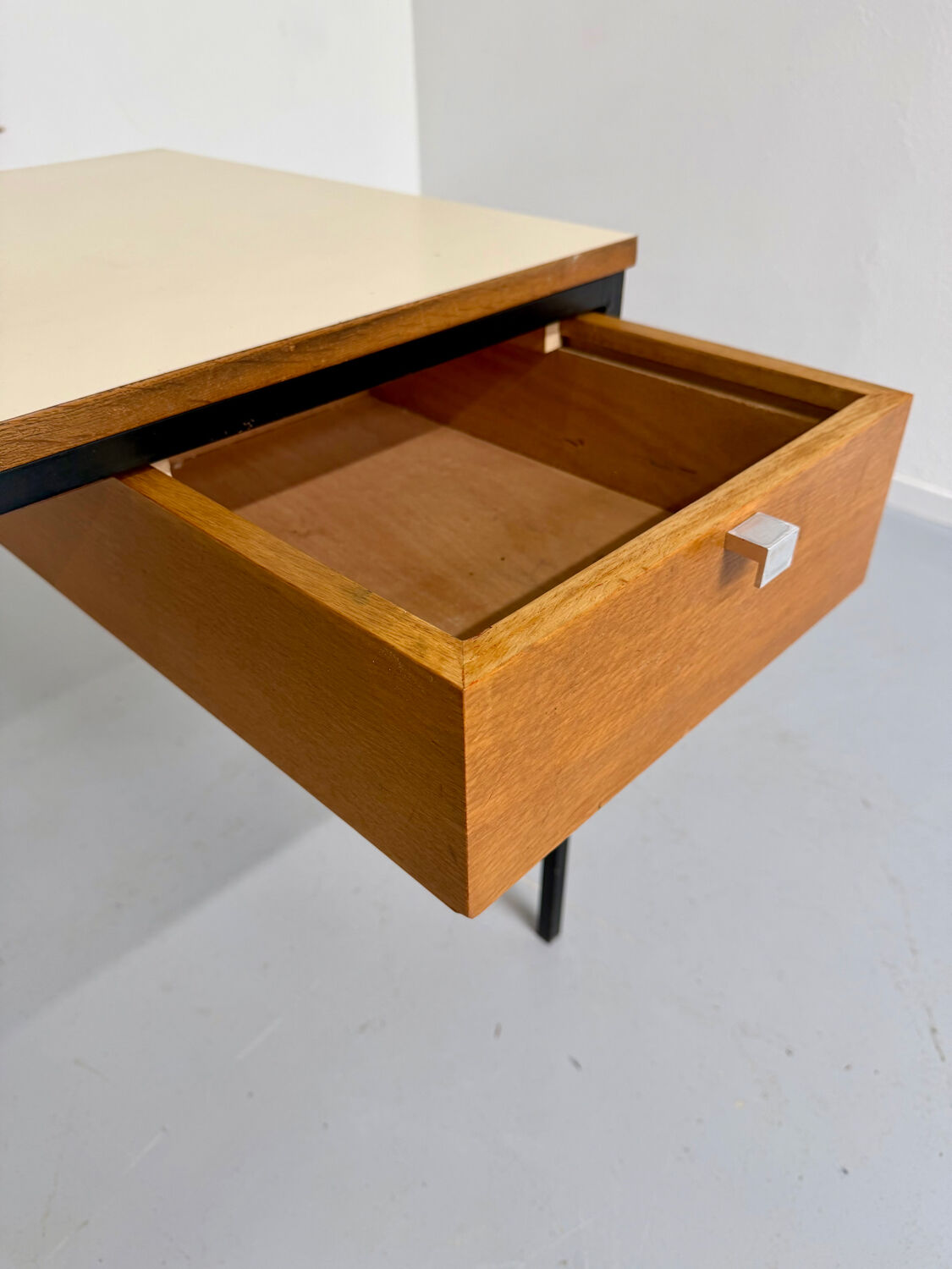 Vintage small desk designed by Pierre Paulin CM217 from the 1960s, wood and metal.