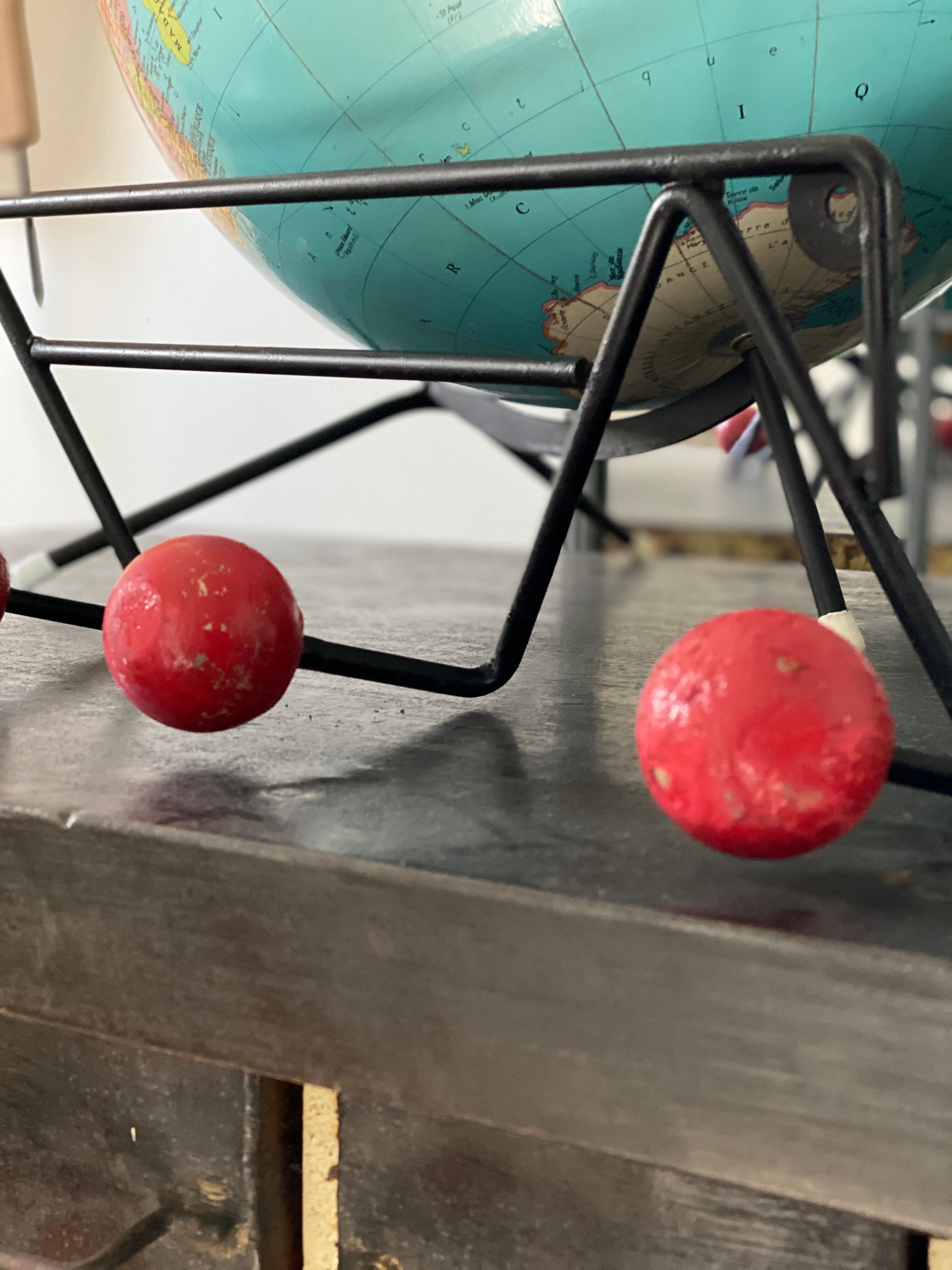 Wall coat holder vintage red balls