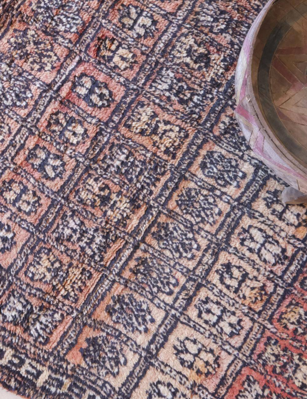 Vintage Berber Rug - 287 x 202 cm