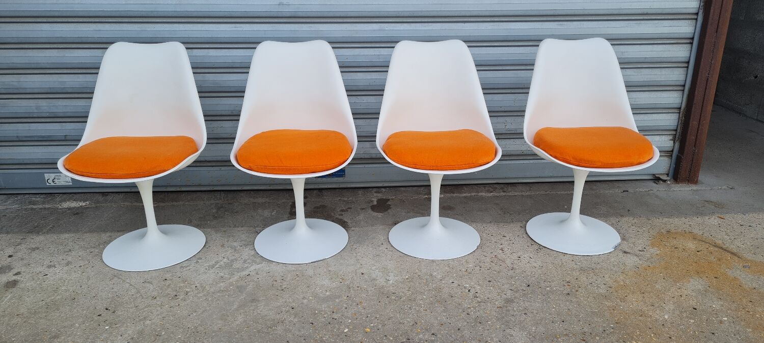 Set of two chairs "Tulip" by Eero Saarinen for Knoll