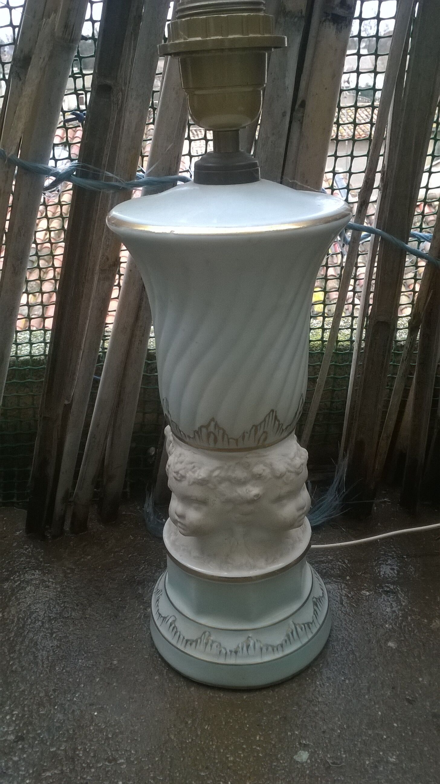 Lamp foot of the manufacture of art porcelains of Couleuvre