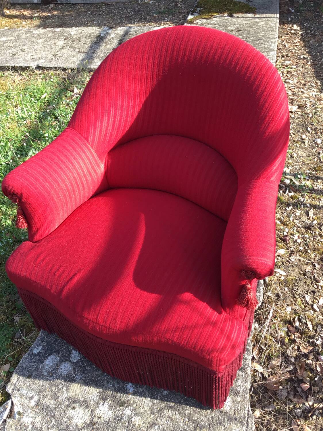 Red toad armchair