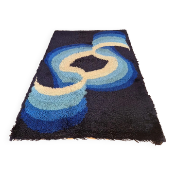 Vintage blue Space Age carpet from the 1970s in long pile wool.